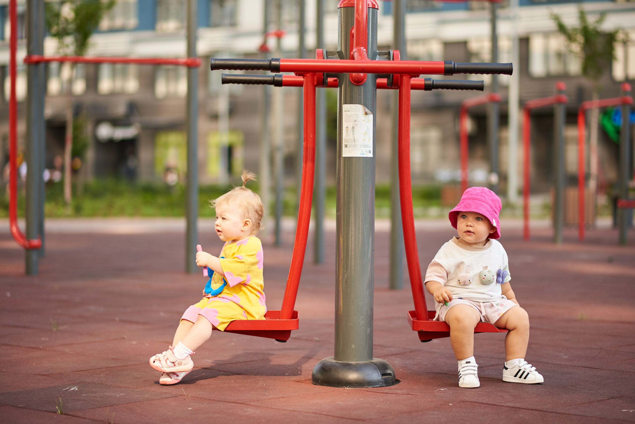 Прогулянка в дворику. Professional photographer Kiev — Pavlenko Victor