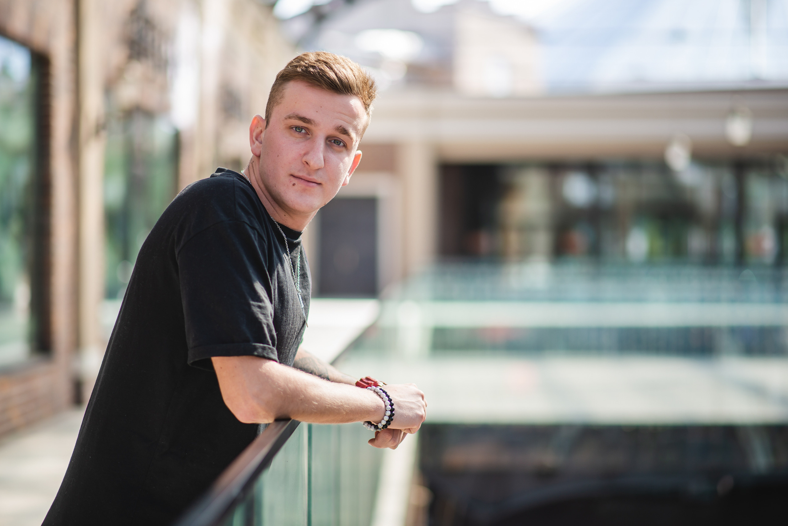 Лавсторі в аутлет містечку Мануфактура. Фотограф Київ – Репортаж, Події | Павленко Віктор