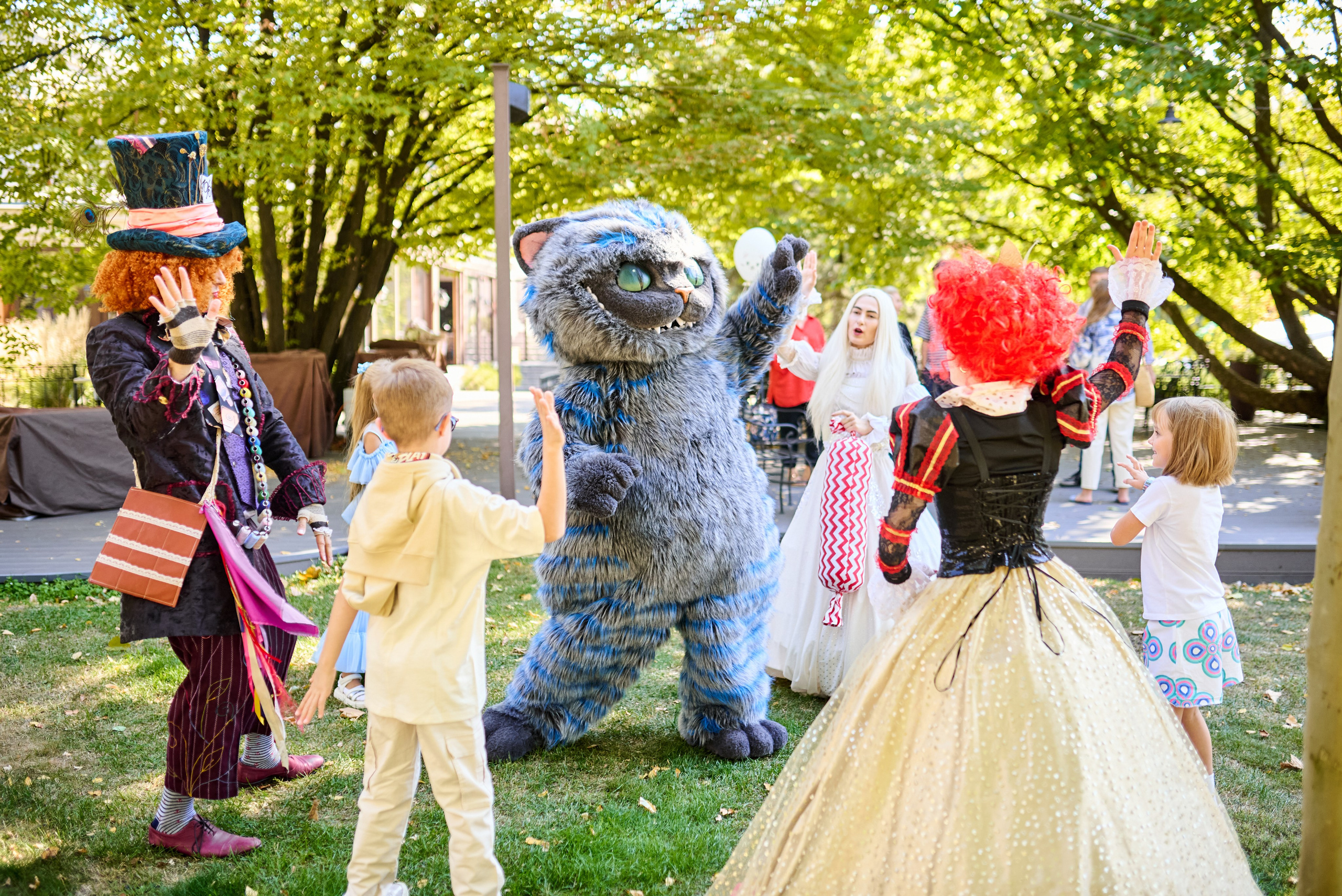 Дитячий день народження на ВДНХ – «Аліса в Країні Див» та Чеширський кіт. Фотограф Київ – Репортаж, Події | Павленко Віктор