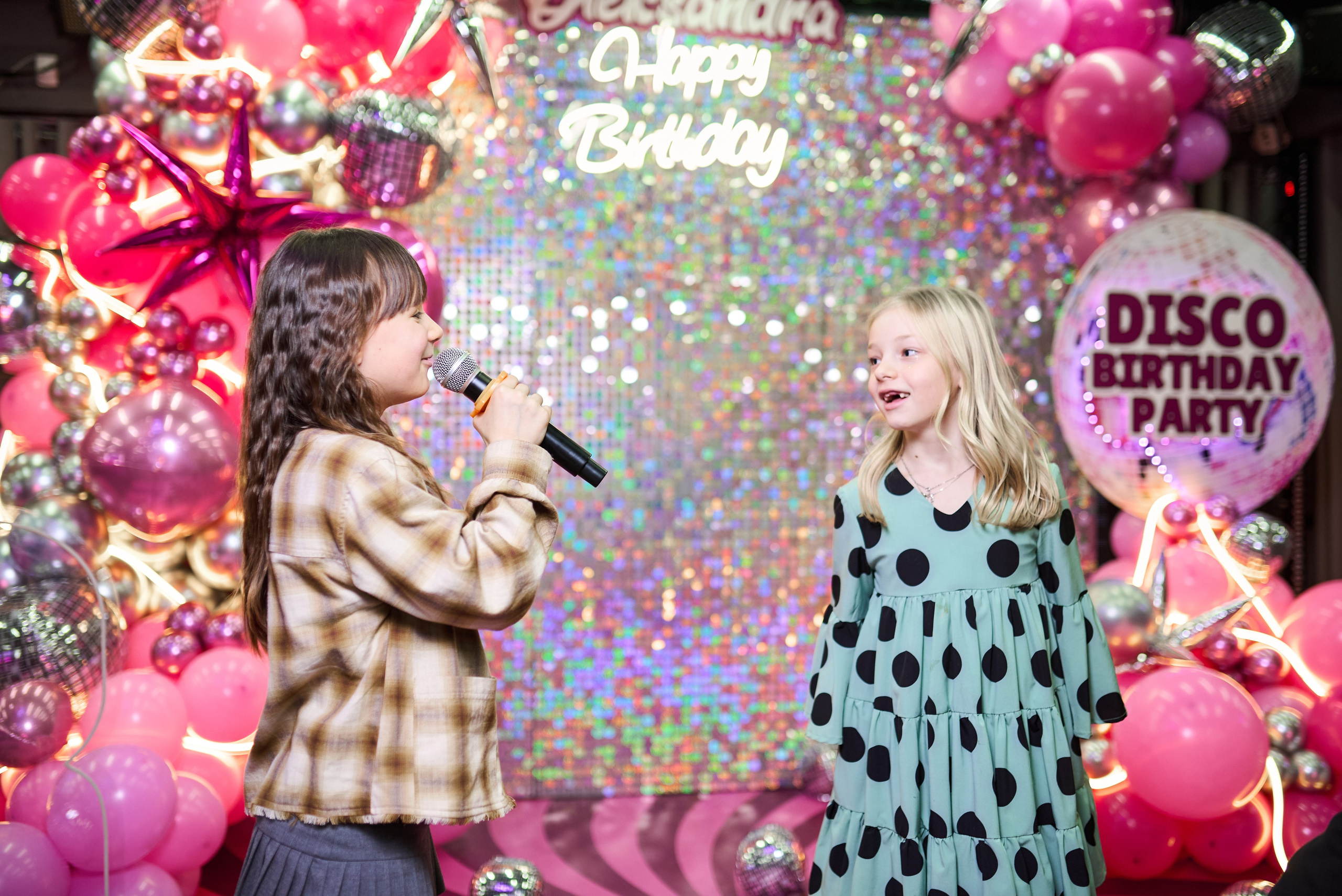 Фотосесія дитячого дня народження у стилі диско-вечірки – яскраві фото свята. Фотограф Київ – Репортаж, Події | Павленко Віктор