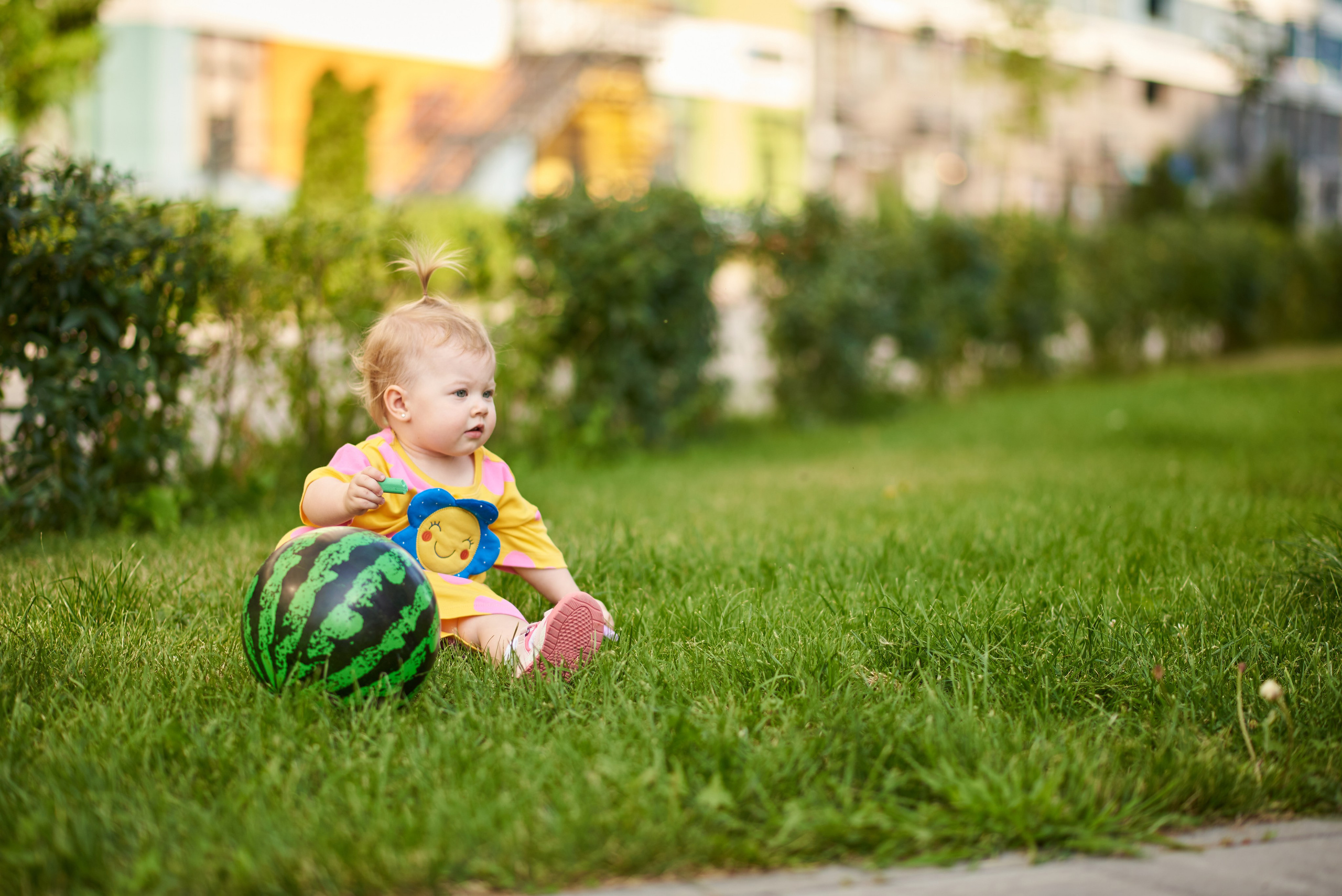 Прогулянка в дворику. Professional photographer Kiev — Pavlenko Victor