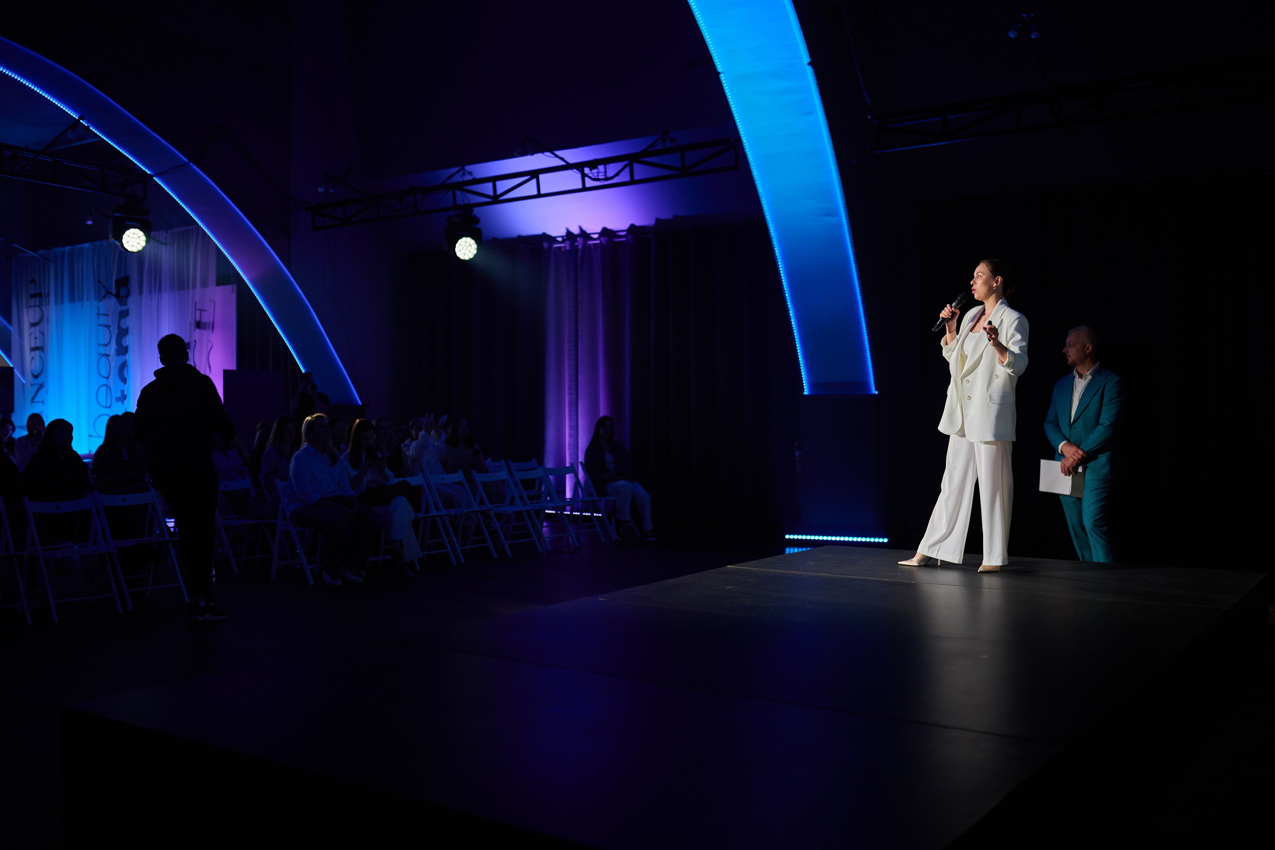 Фотограф на благодійний бізнес-івент бʼюті-сфери. Фотограф Київ – Репортаж, Події | Павленко Віктор