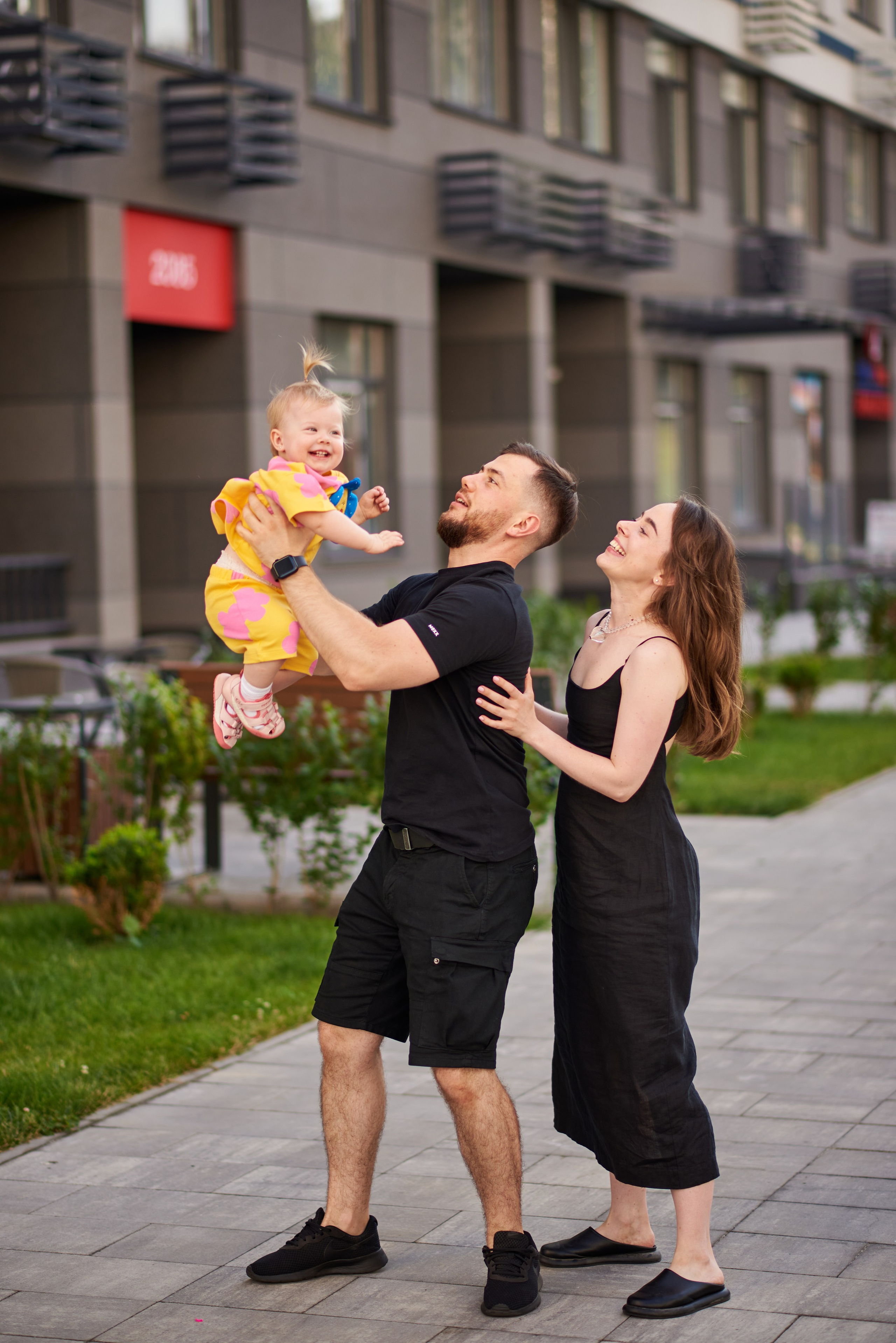 Прогулянка в дворику. Professional photographer Kiev — Pavlenko Victor