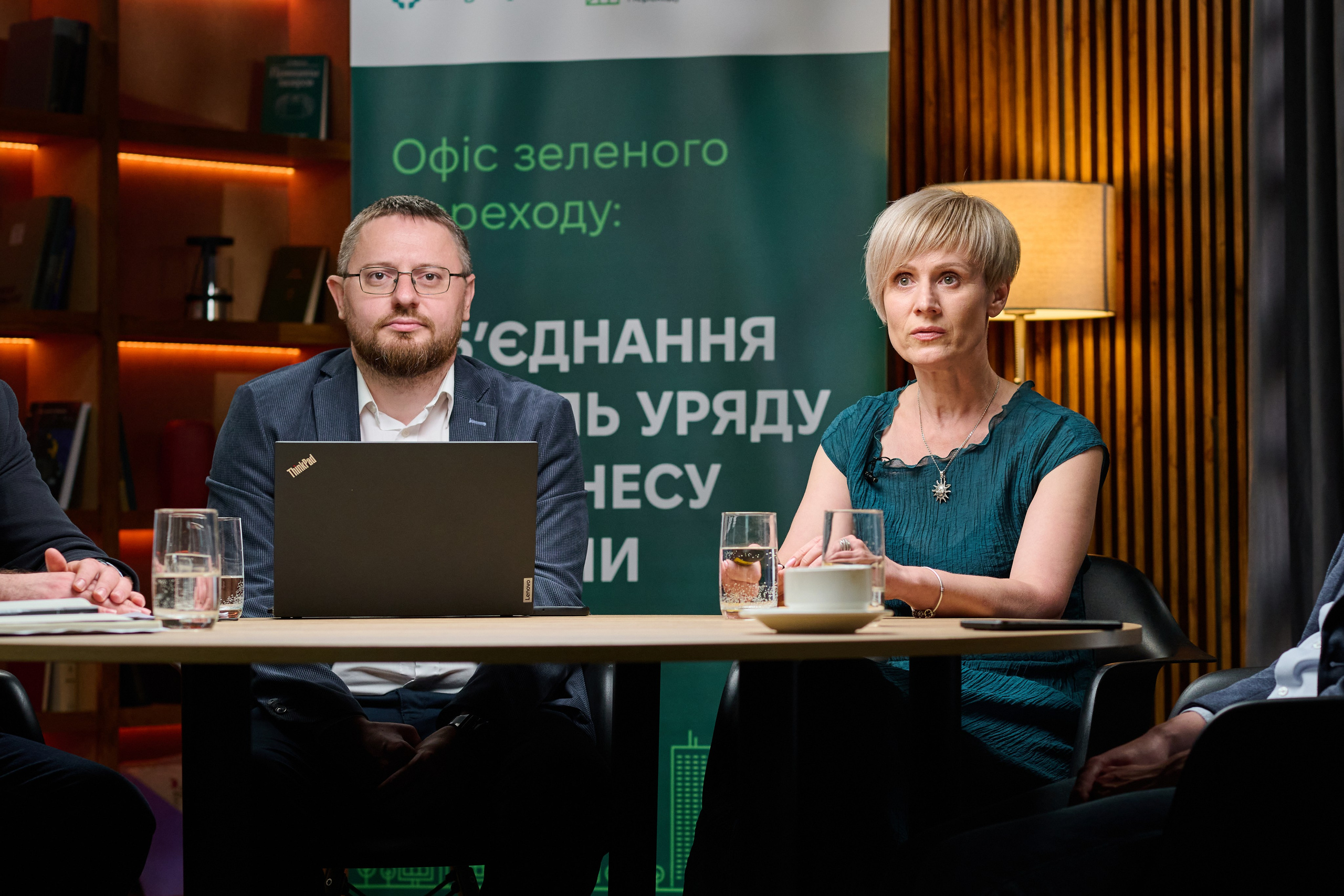 Фотограф на онлайн конференцію — зйомка студійної трансляції. Фотограф Київ – Репортаж, Події | Павленко Віктор