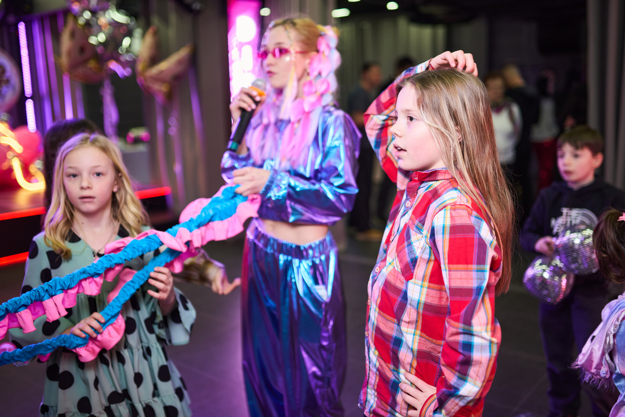 Фотосесія дитячого дня народження у стилі диско-вечірки – яскраві фото свята. Фотограф Київ – Репортаж, Події | Павленко Віктор