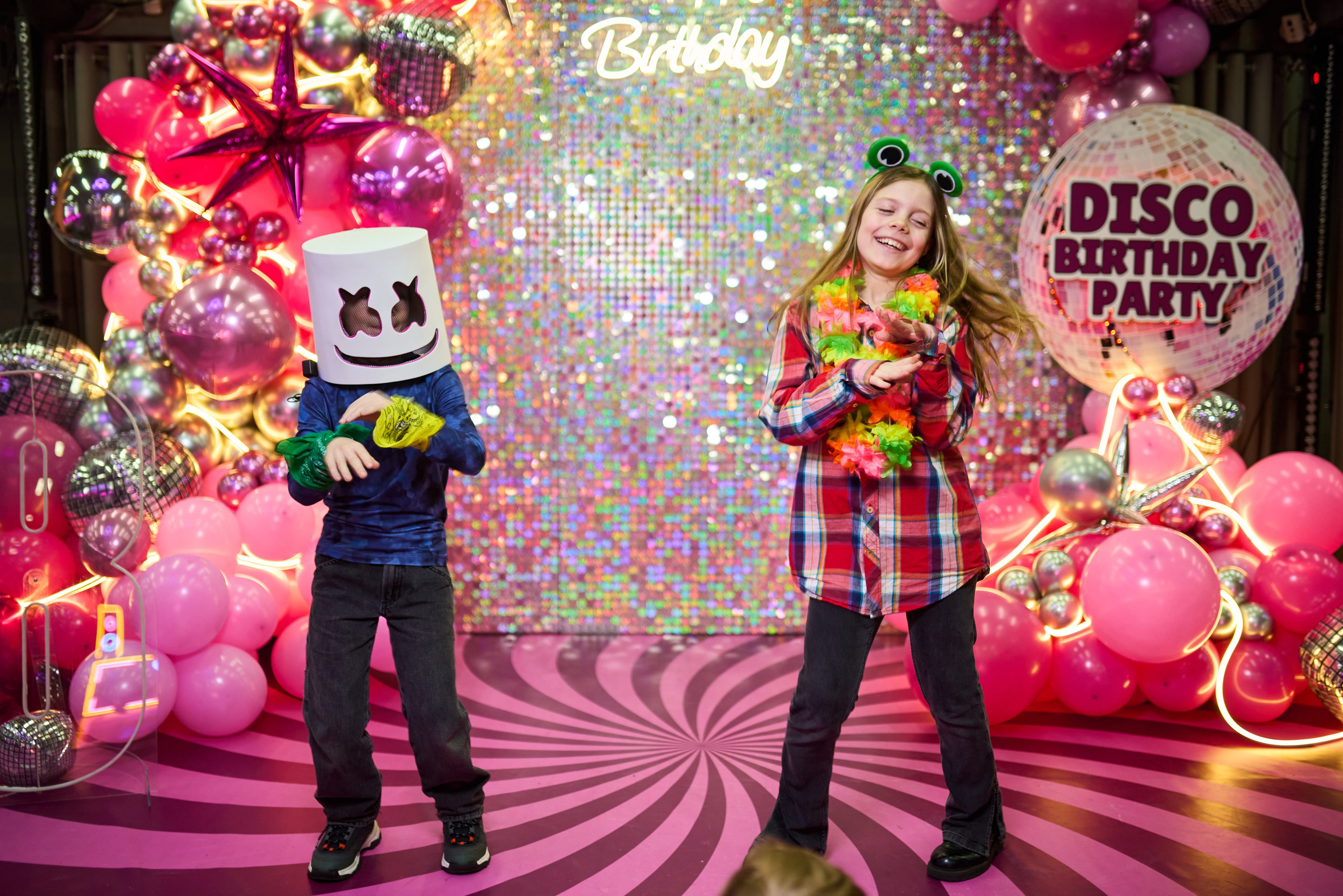 Фотосесія дитячого дня народження у стилі диско-вечірки – яскраві фото свята. Фотограф Київ – Репортаж, Події | Павленко Віктор