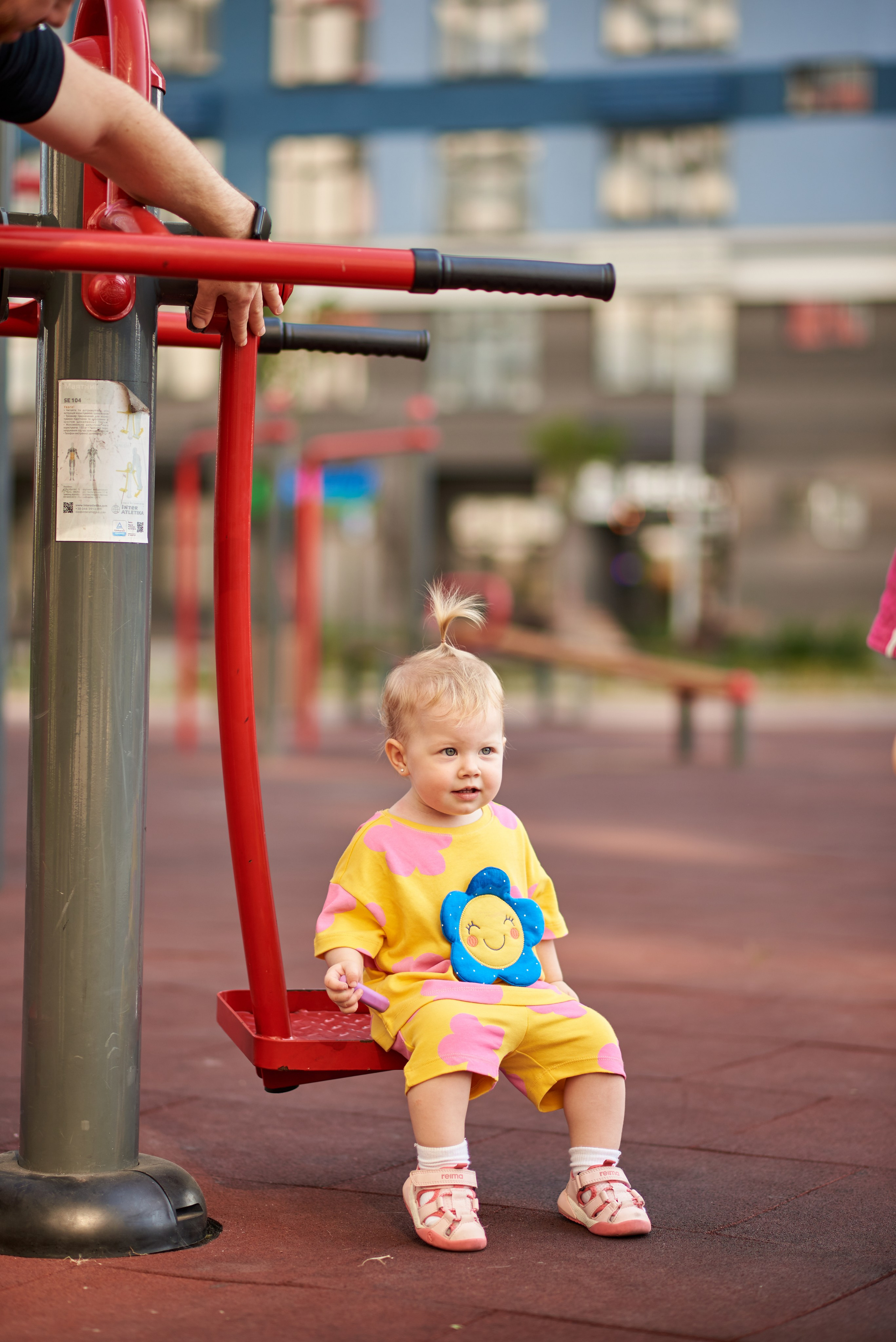 Прогулянка в дворику. Professional photographer Kiev — Pavlenko Victor