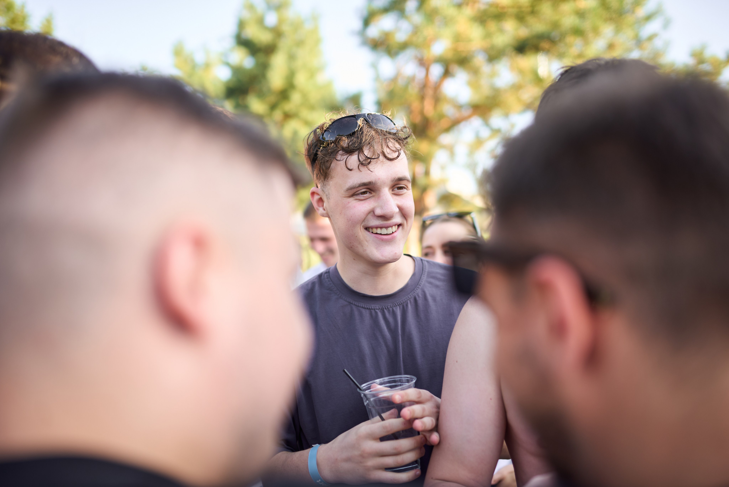 Фотозйомка літнього корпоративу IT-компанії в заміському комплексі з басейном. Фотограф Київ – Репортаж, Події | Павленко Віктор