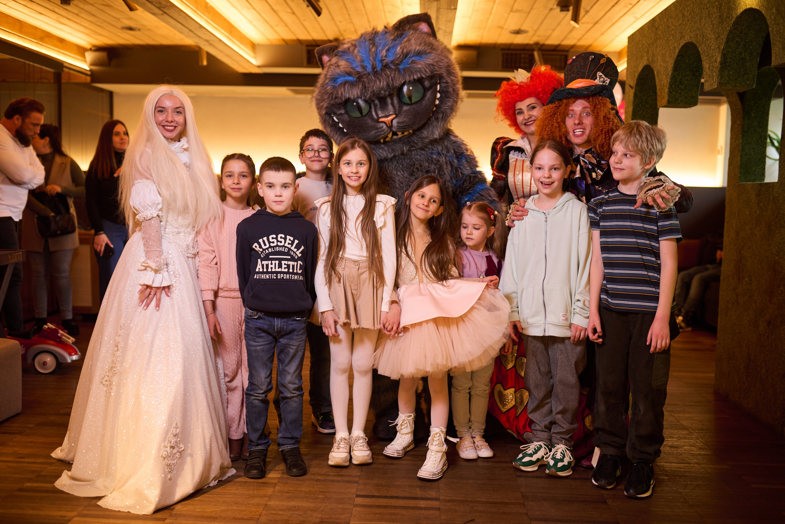 Фотосесія дитячого свята в стилі «Аліса в Країні Див» – чарівні моменти в кожному кадрі. Фотограф Київ – Репортаж, Події | Павленко Віктор