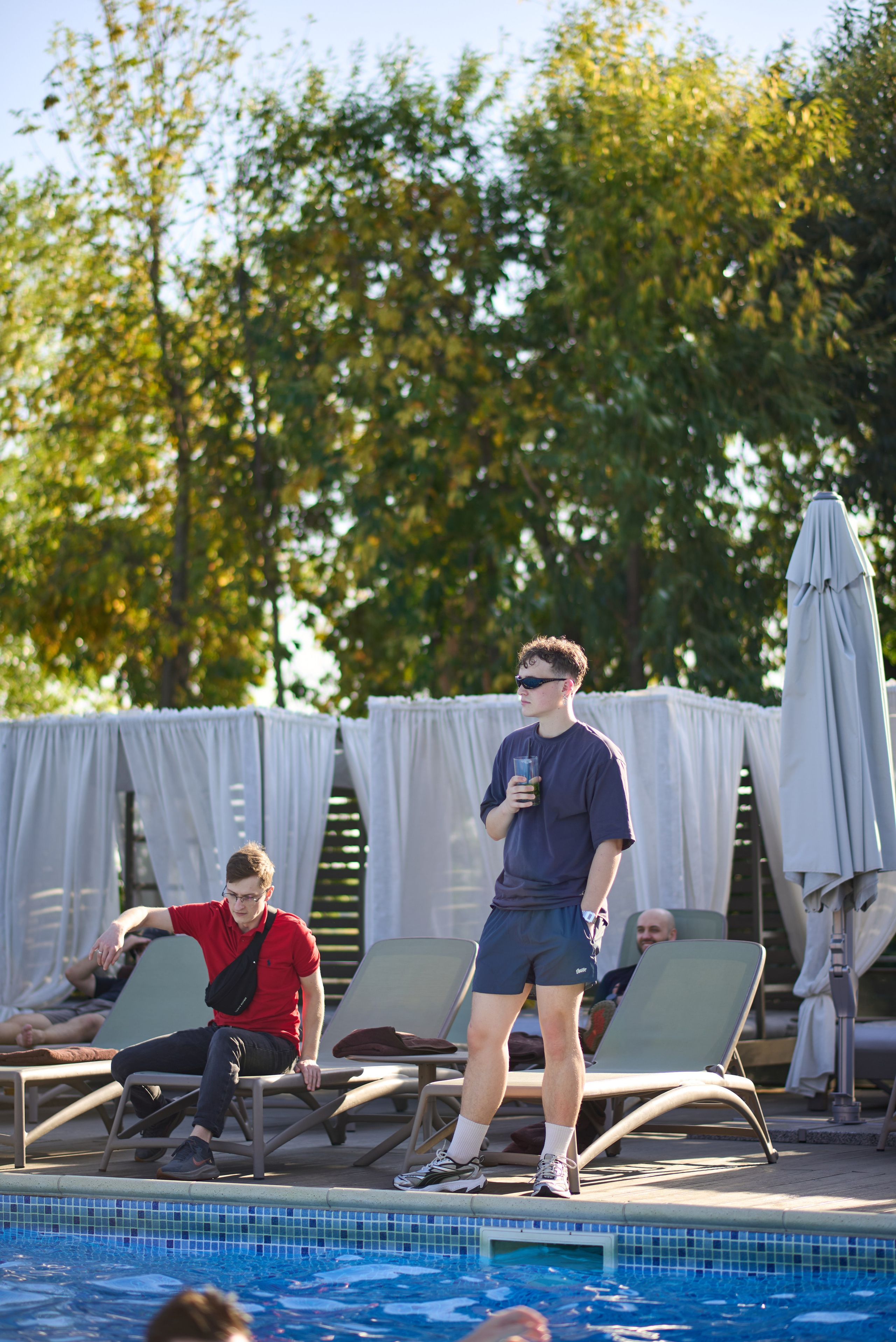 Фотозйомка літнього корпоративу IT-компанії в заміському комплексі з басейном. Фотограф Київ – Репортаж, Події | Павленко Віктор