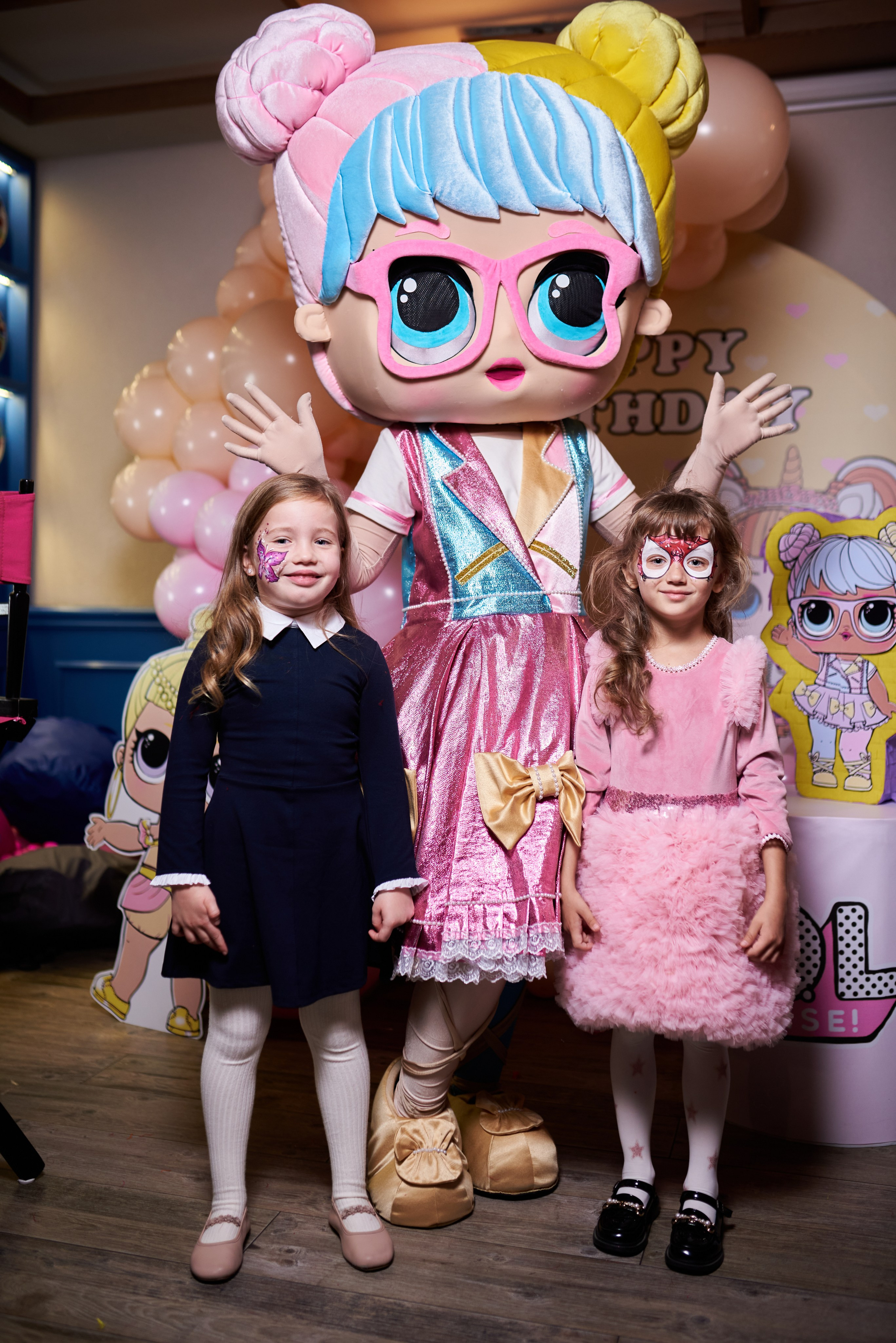 Фотозйомка з аніматорами в стилі Бджілка Мая – яскраві фото з додатковим світлом. Фотограф Київ – Репортаж, Події | Павленко Віктор