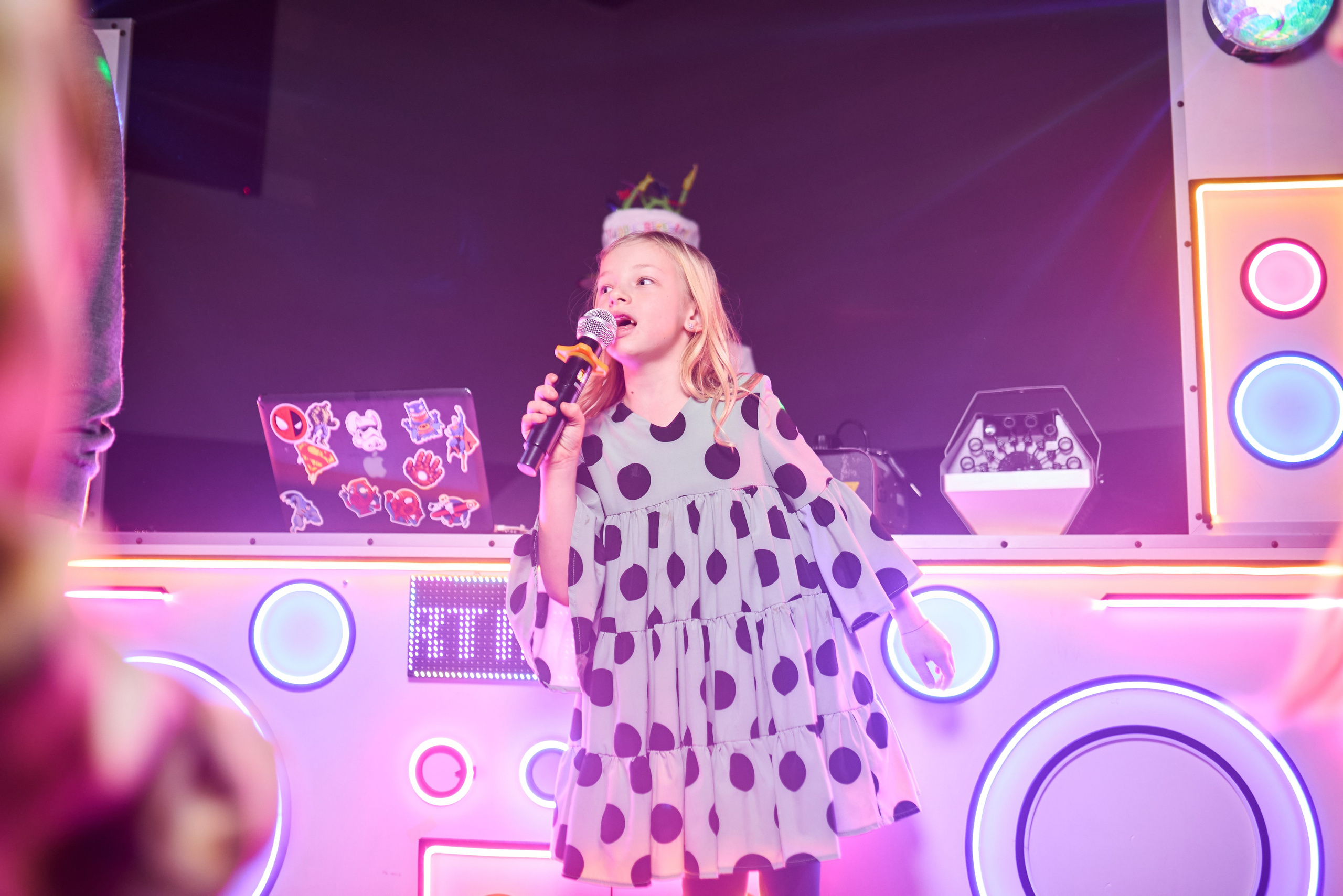 Фотосесія дитячого дня народження у стилі диско-вечірки – яскраві фото свята. Фотограф Київ – Репортаж, Події | Павленко Віктор