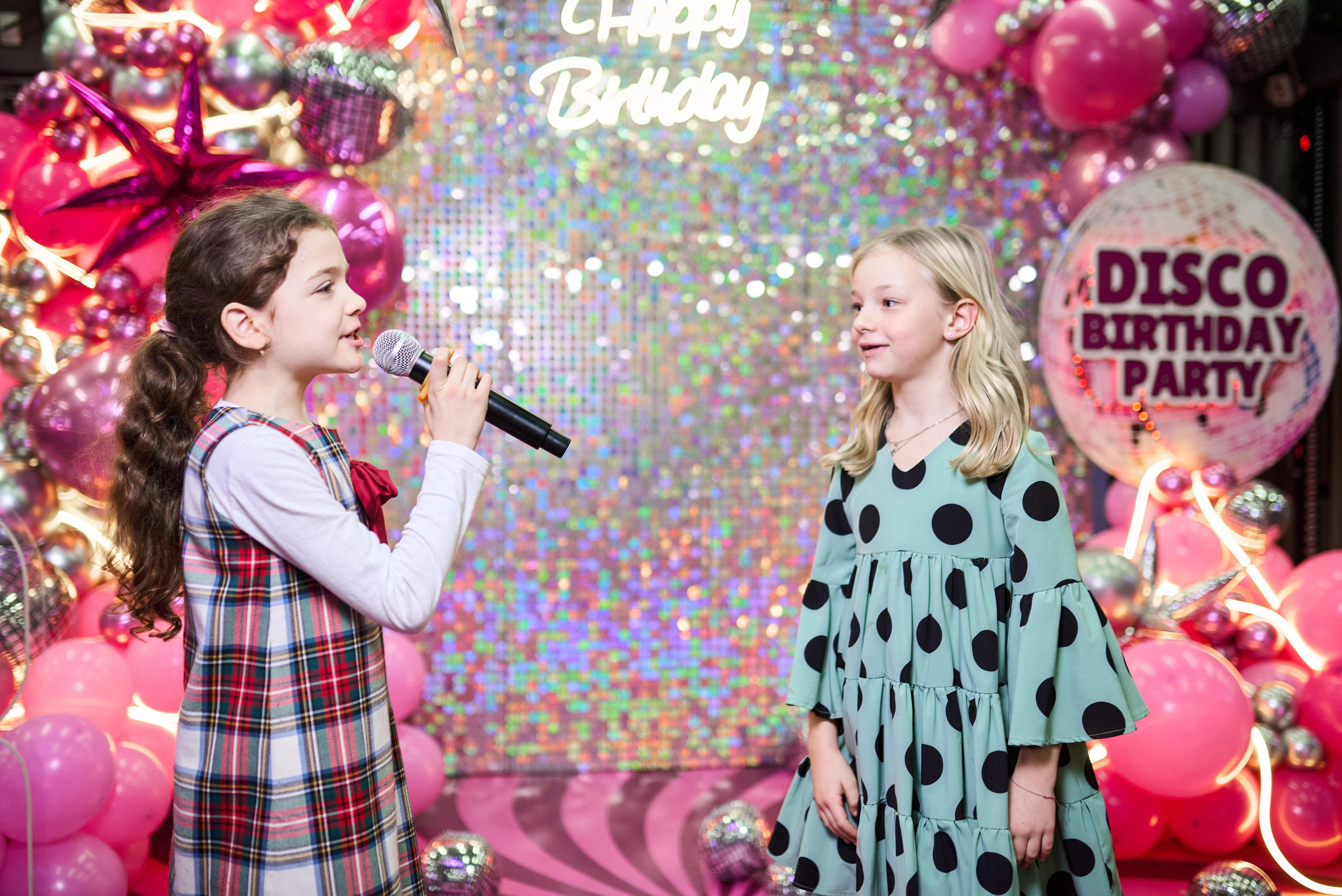Фотосесія дитячого дня народження у стилі диско-вечірки – яскраві фото свята. Фотограф Київ – Репортаж, Події | Павленко Віктор
