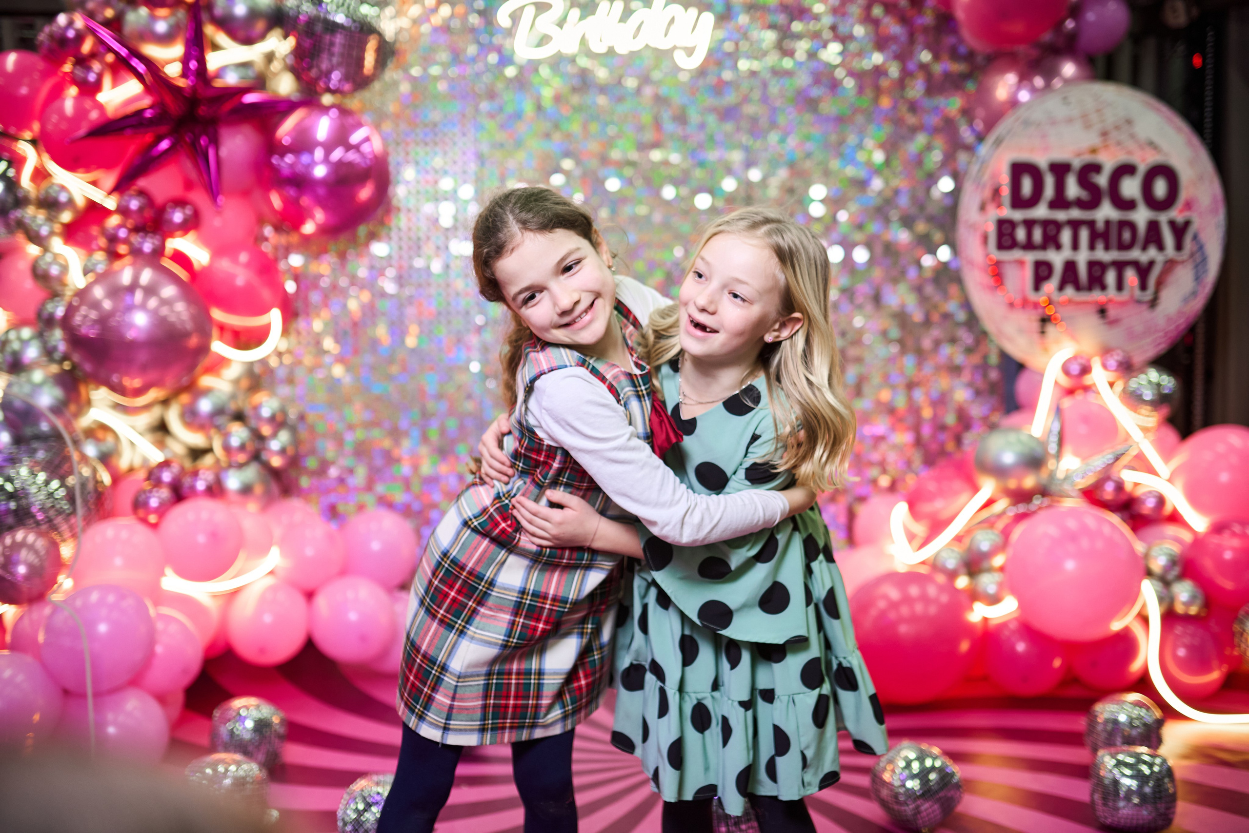 Фотосесія дитячого дня народження у стилі диско-вечірки – яскраві фото свята. Фотограф Київ – Репортаж, Події | Павленко Віктор