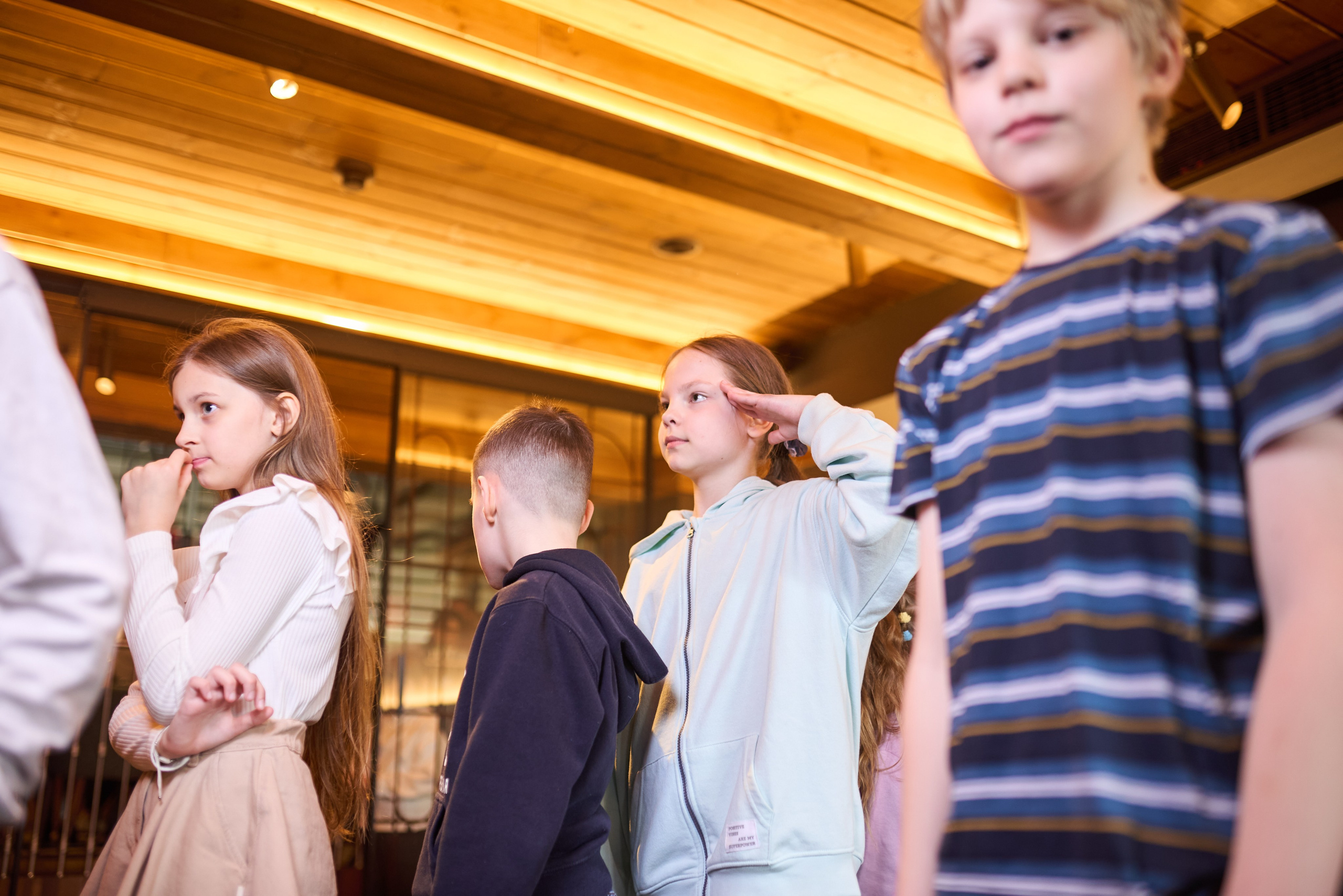 Фотосесія дитячого свята в стилі «Аліса в Країні Див» – чарівні моменти в кожному кадрі. Фотограф Київ – Репортаж, Події | Павленко Віктор