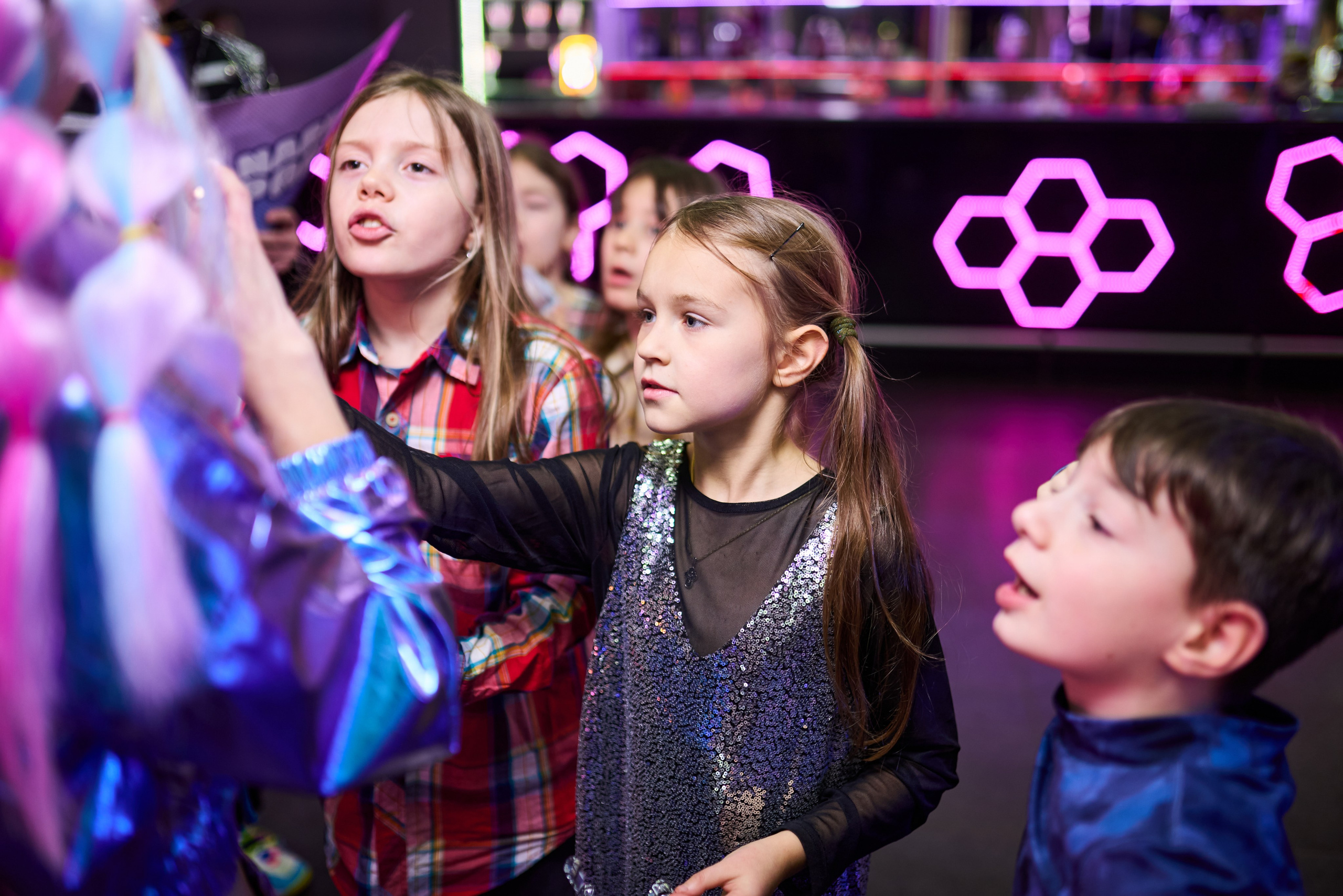 Фотосесія дитячого дня народження у стилі диско-вечірки – яскраві фото свята. Фотограф Київ – Репортаж, Події | Павленко Віктор