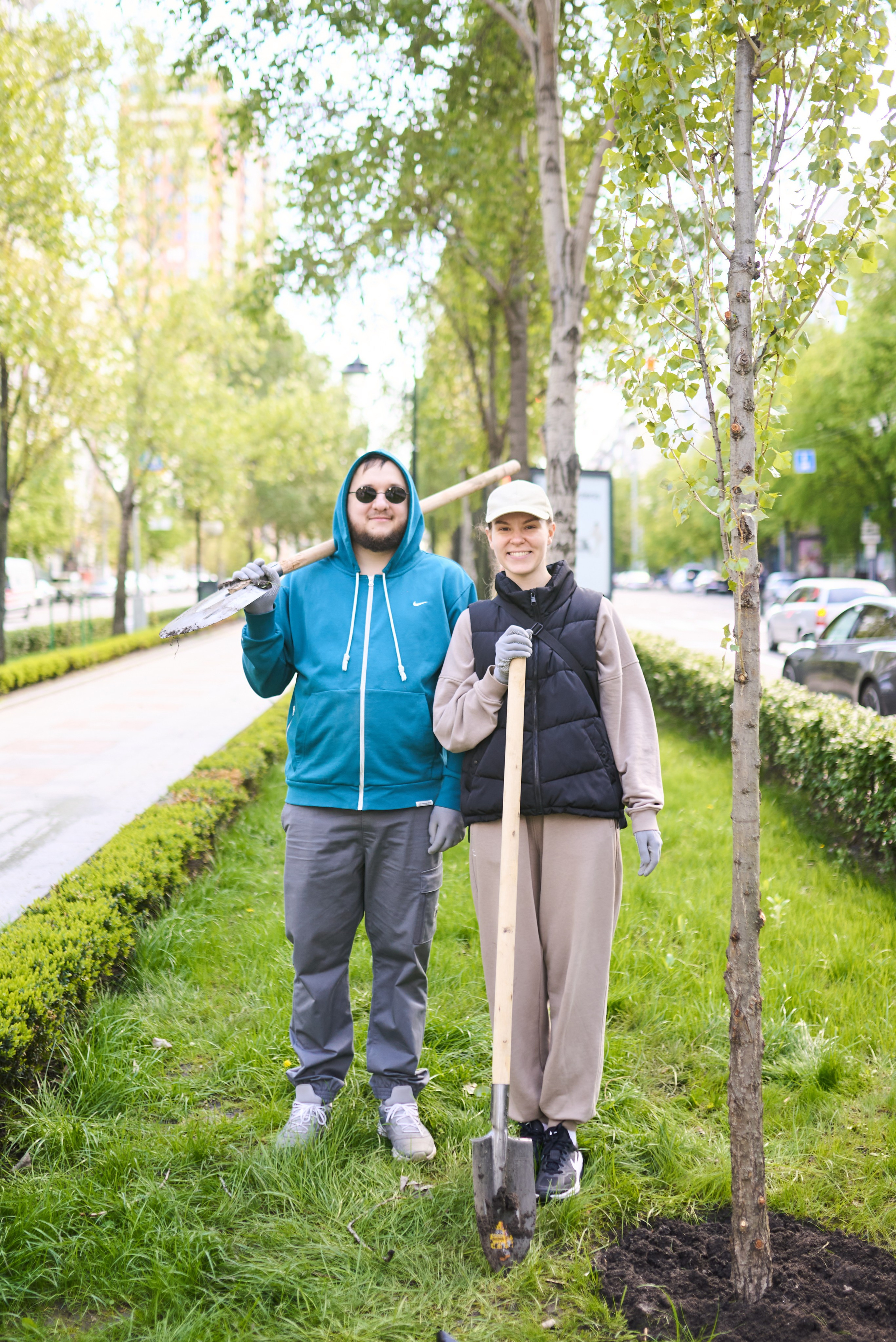 Фотозйомка висадки дерев у центрі Києва — екологічна ініціатива 2025. Фотограф Київ – Репортаж, Події | Павленко Віктор