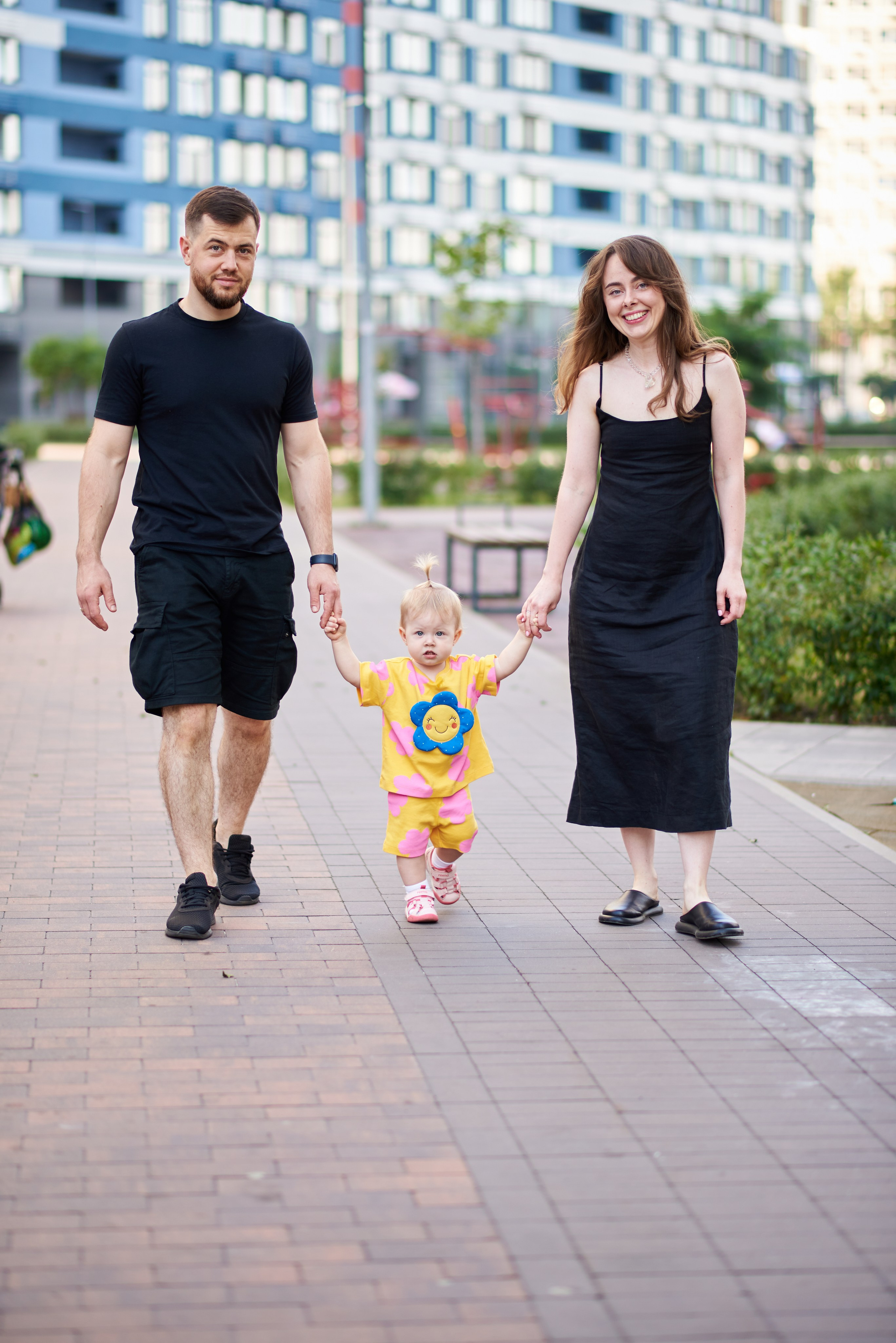 Прогулянка в дворику. Professional photographer Kiev — Pavlenko Victor