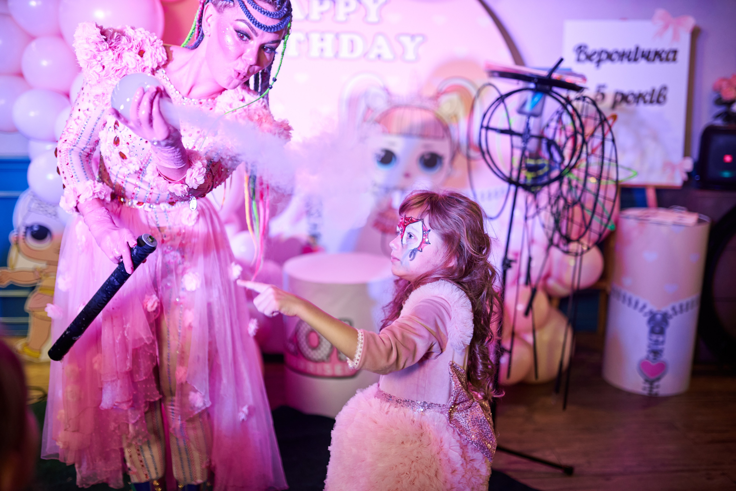 Фотозйомка з аніматорами в стилі Бджілка Мая – яскраві фото з додатковим світлом. Фотограф Київ – Репортаж, Події | Павленко Віктор