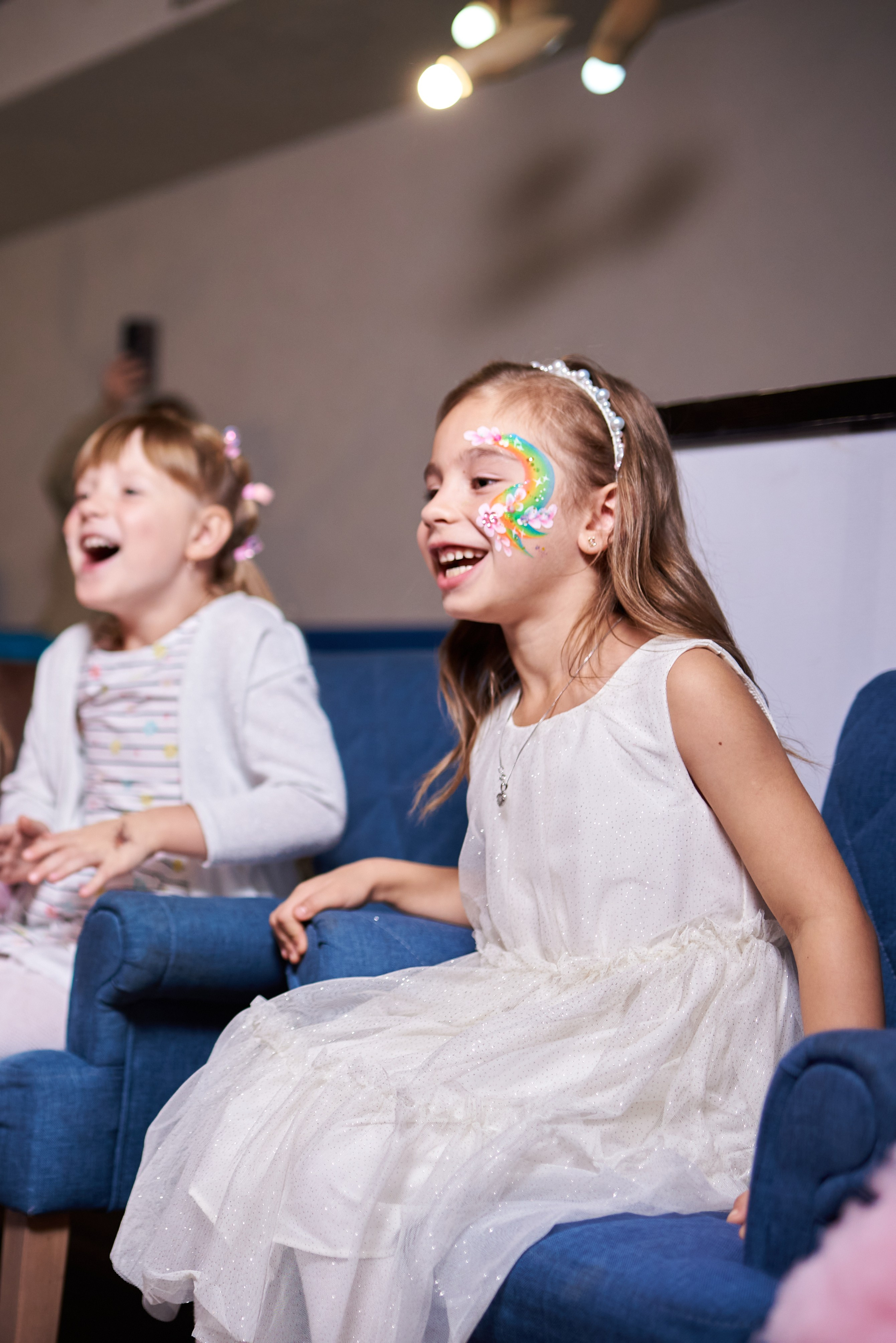 Фотозйомка з аніматорами в стилі Бджілка Мая – яскраві фото з додатковим світлом. Фотограф Київ – Репортаж, Події | Павленко Віктор