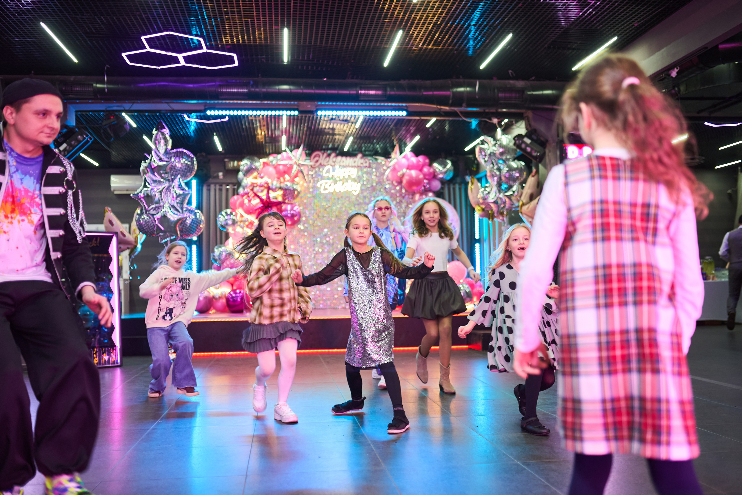 Фотосесія дитячого дня народження у стилі диско-вечірки – яскраві фото свята. Фотограф Київ – Репортаж, Події | Павленко Віктор