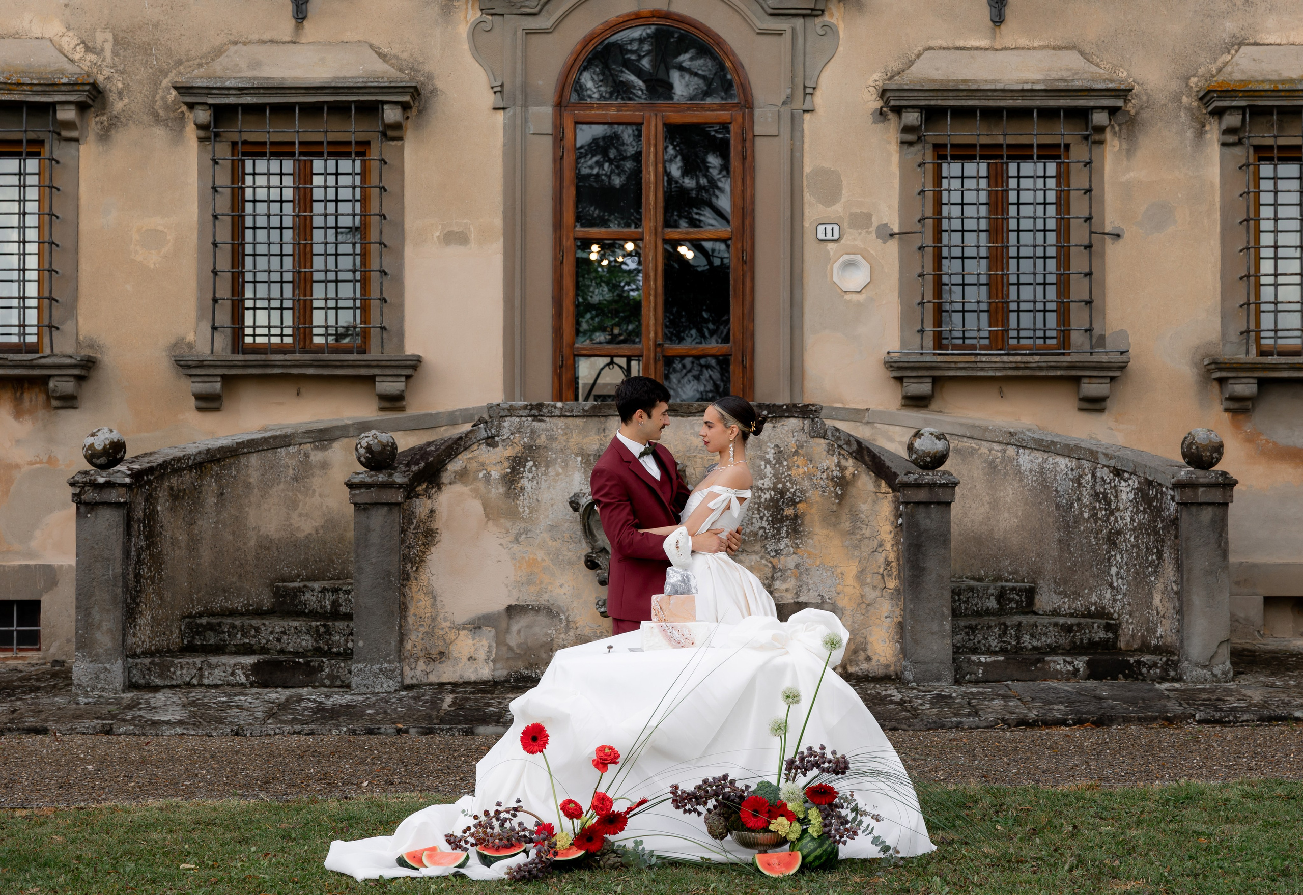 Intimate wedding moments of a stylish couple during a luxury Tuscany editorial. Wedding Photographer in Ukraine & Europe | Elena Marshall