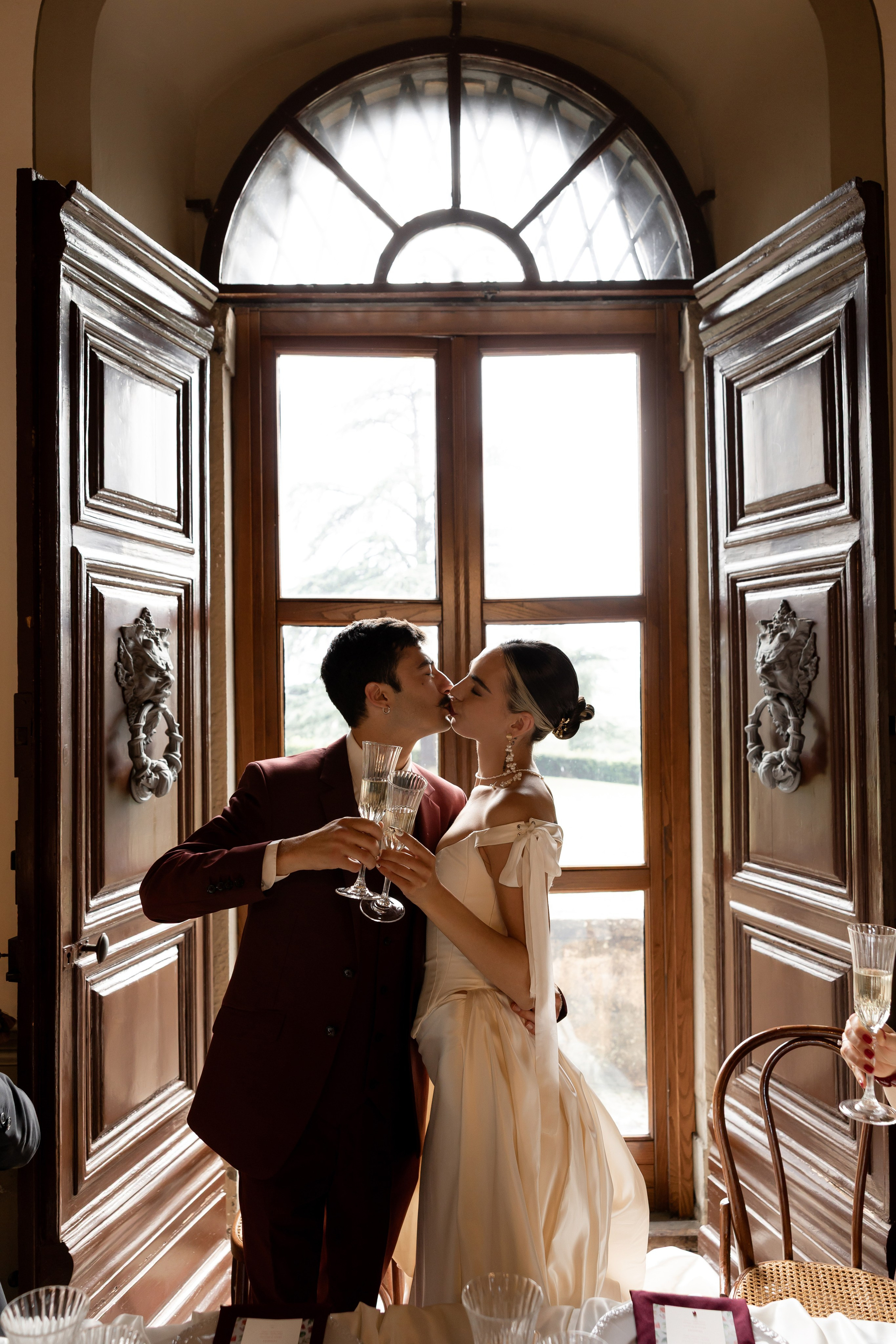 Intimate wedding moments of a stylish couple during a luxury Tuscany editorial. Wedding Photographer in Ukraine & Europe | Elena Marshall