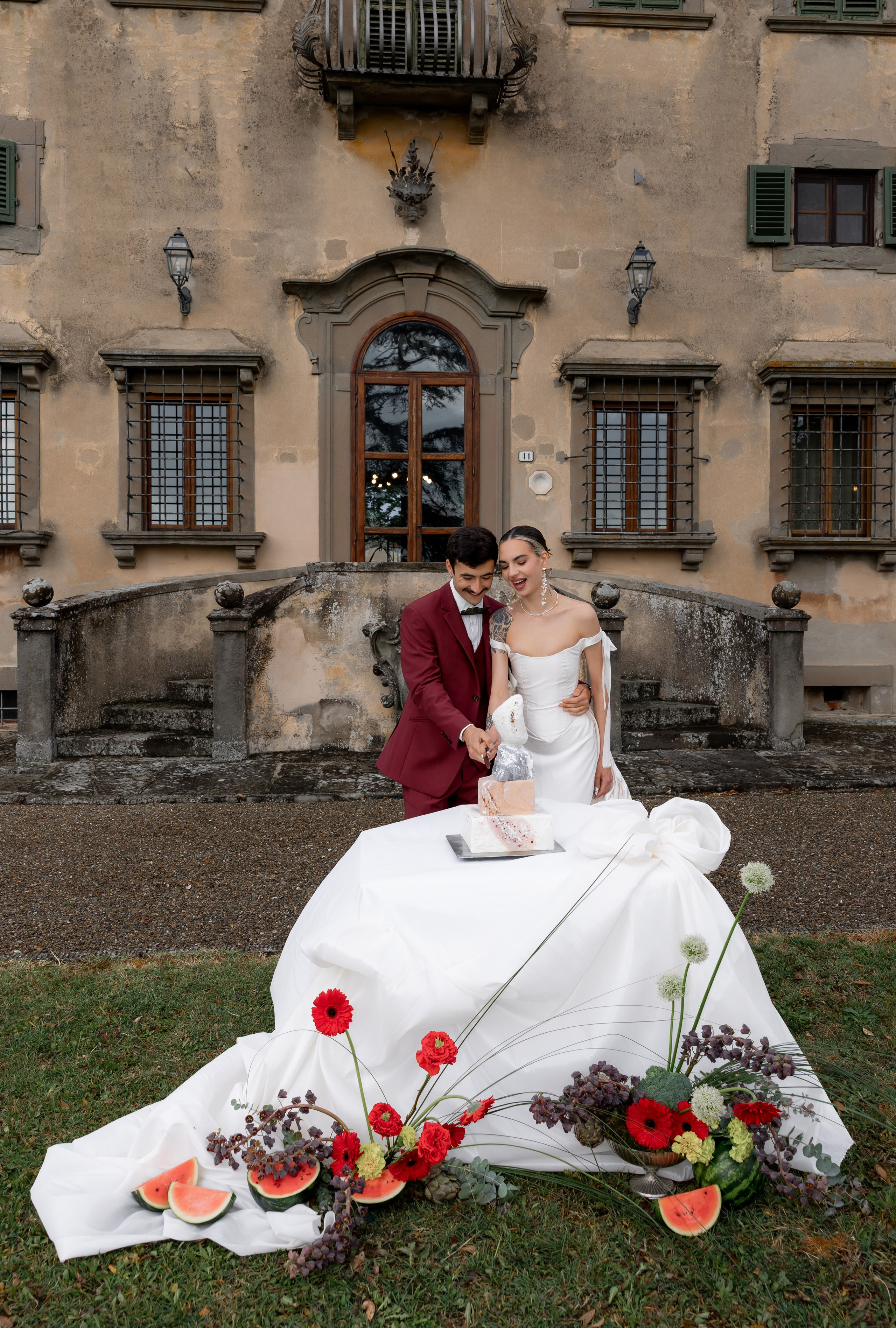 Intimate wedding moments of a stylish couple during a luxury Tuscany editorial. Wedding Photographer in Ukraine & Europe | Elena Marshall