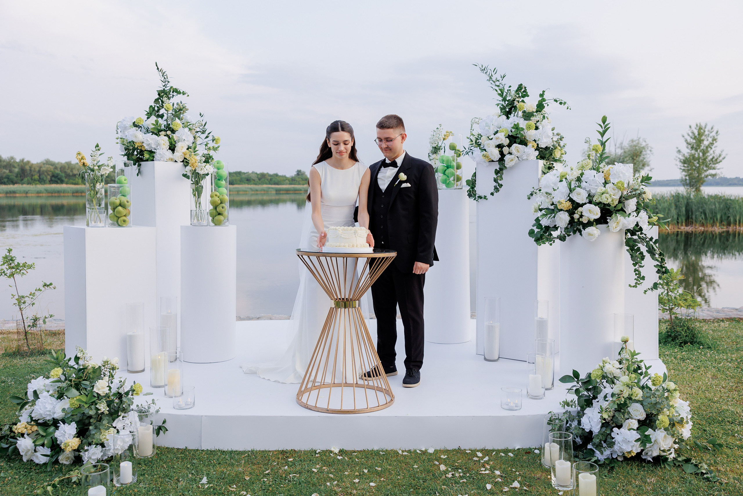 Весільний фотограф Запоріжжя — ранкові збори нареченої • Wedding photographer Kyiv elegant bridal portrait • Фотограф Дніпро. Wedding Photographer in Ukraine & Europe | Elena Marshall