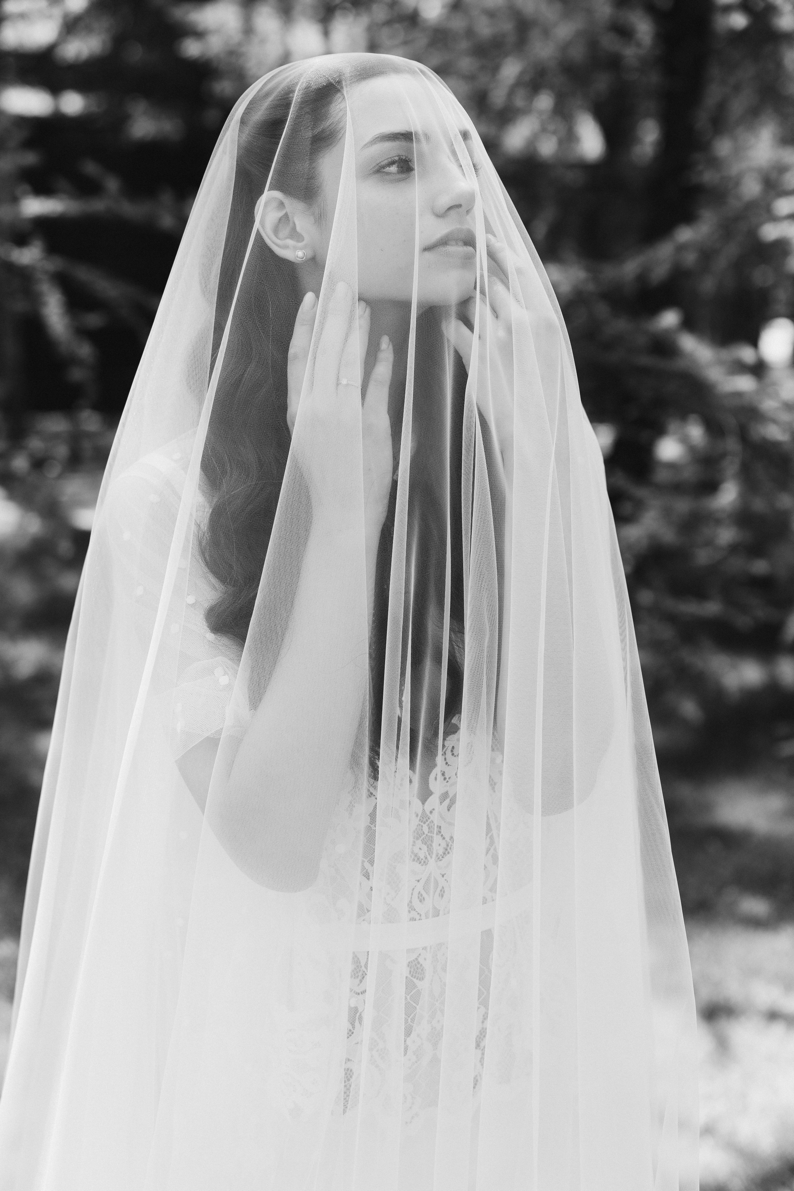 Весільний фотограф Запоріжжя — ранкові збори нареченої • Wedding photographer Kyiv elegant bridal portrait • Фотограф Дніпро. Wedding Photographer in Ukraine & Europe | Elena Marshall