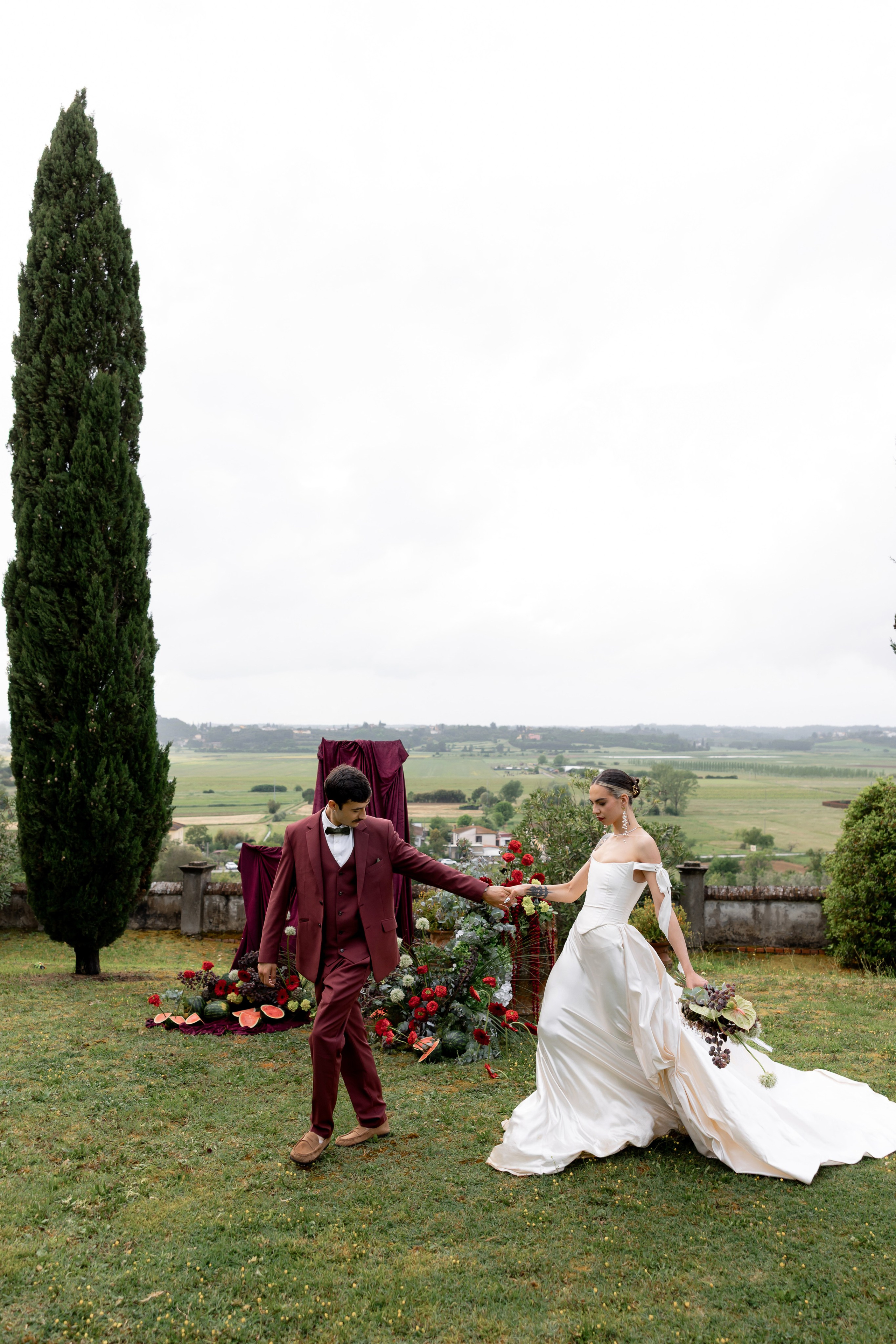 Intimate wedding moments of a stylish couple during a luxury Tuscany editorial. Wedding Photographer in Ukraine & Europe | Elena Marshall