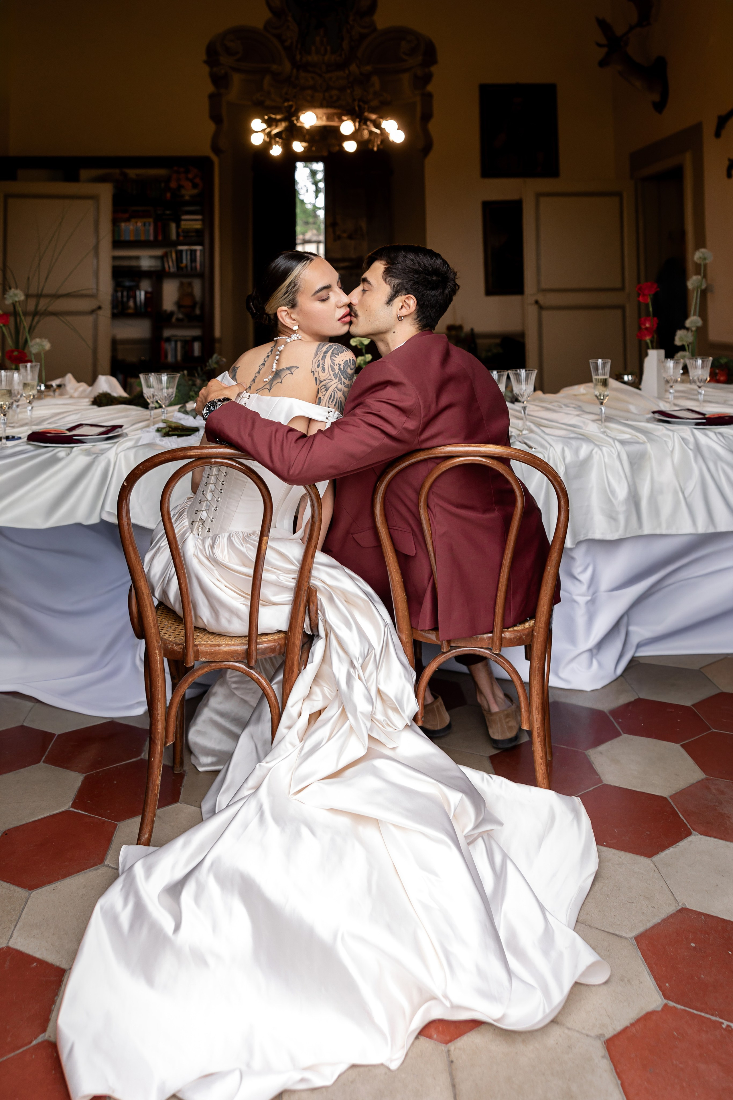 Intimate wedding moments of a stylish couple during a luxury Tuscany editorial. Wedding Photographer in Ukraine & Europe | Elena Marshall