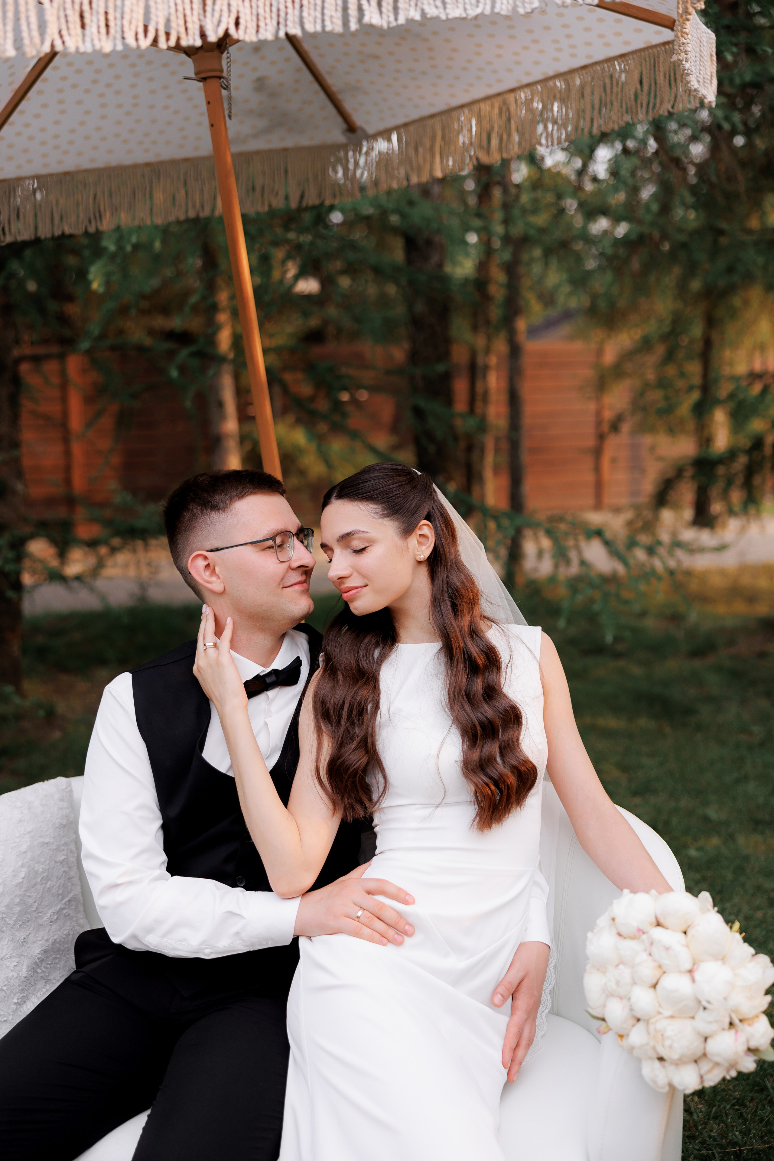 Весільний фотограф Запоріжжя — ранкові збори нареченої • Wedding photographer Kyiv elegant bridal portrait • Фотограф Дніпро. Wedding Photographer in Ukraine & Europe | Elena Marshall