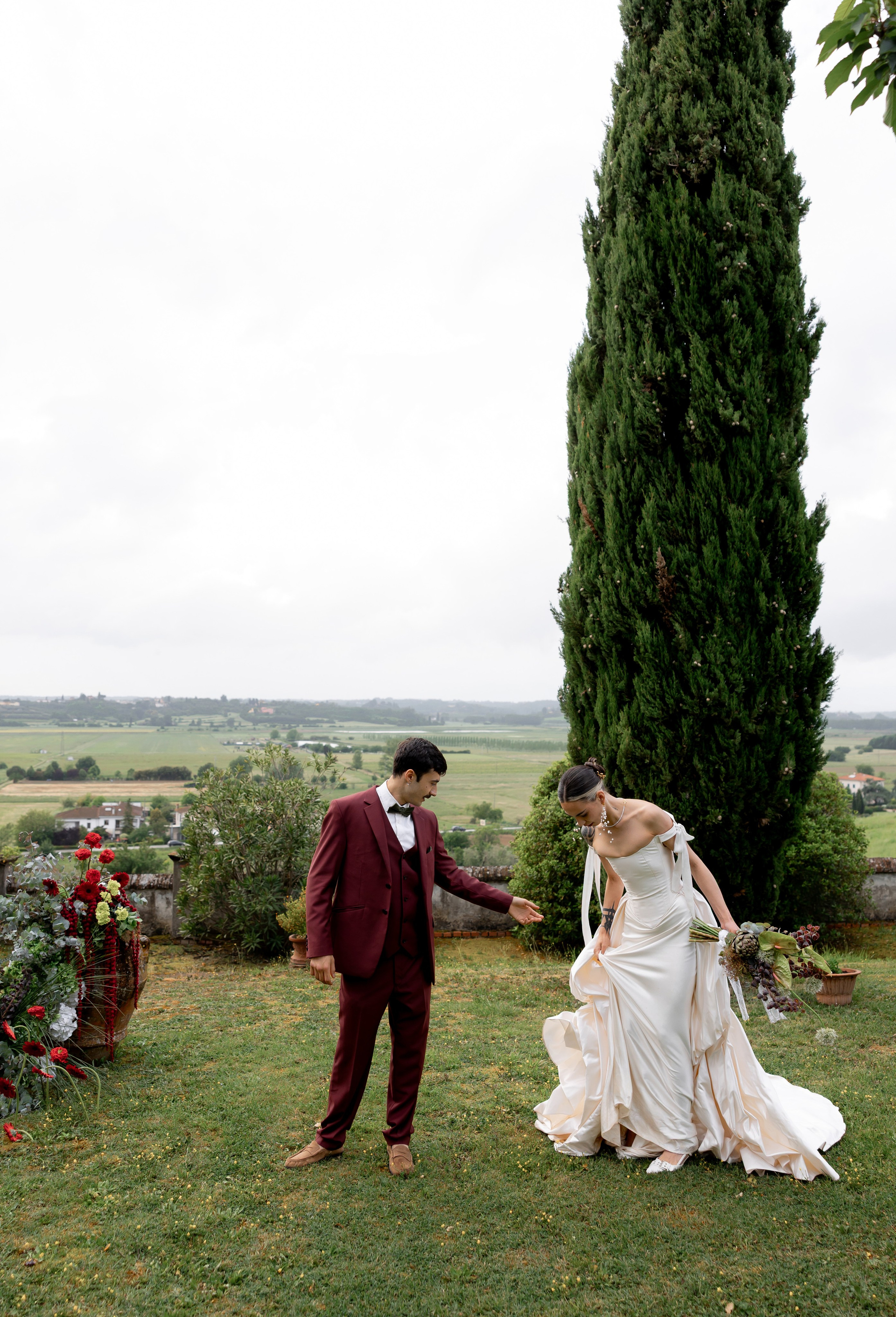 Intimate wedding moments of a stylish couple during a luxury Tuscany editorial. Wedding Photographer in Ukraine & Europe | Elena Marshall
