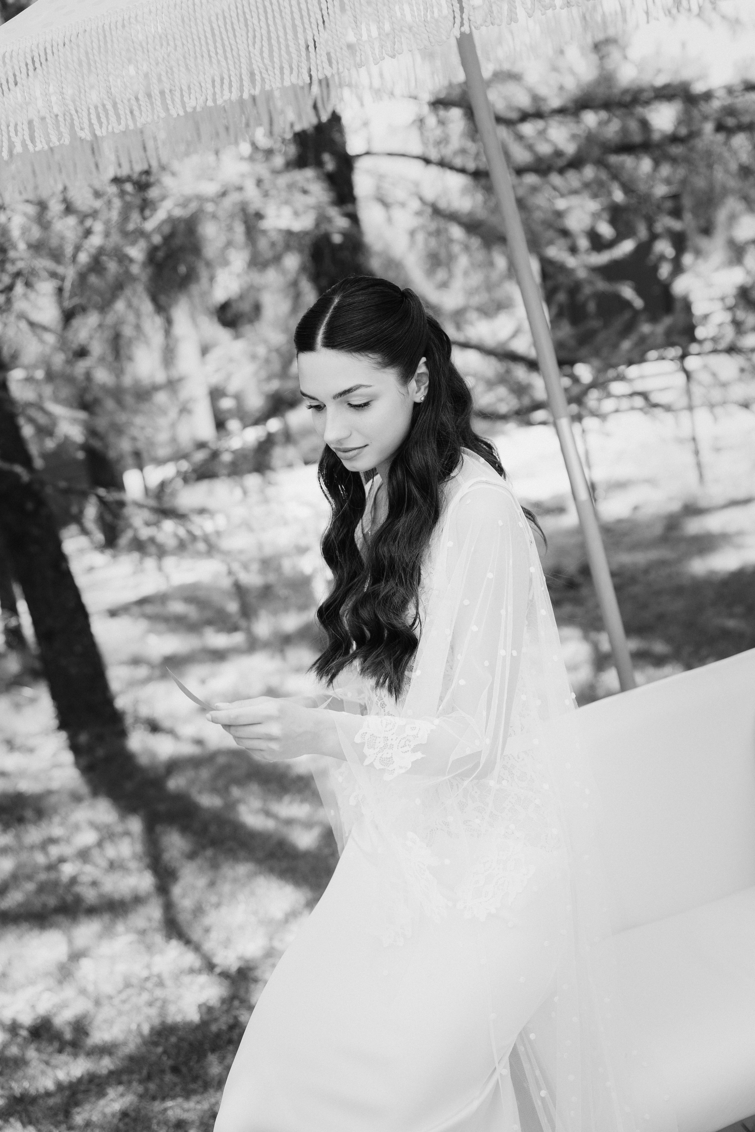 Весільний фотограф Запоріжжя — ранкові збори нареченої • Wedding photographer Kyiv elegant bridal portrait • Фотограф Дніпро. Wedding Photographer in Ukraine & Europe | Elena Marshall