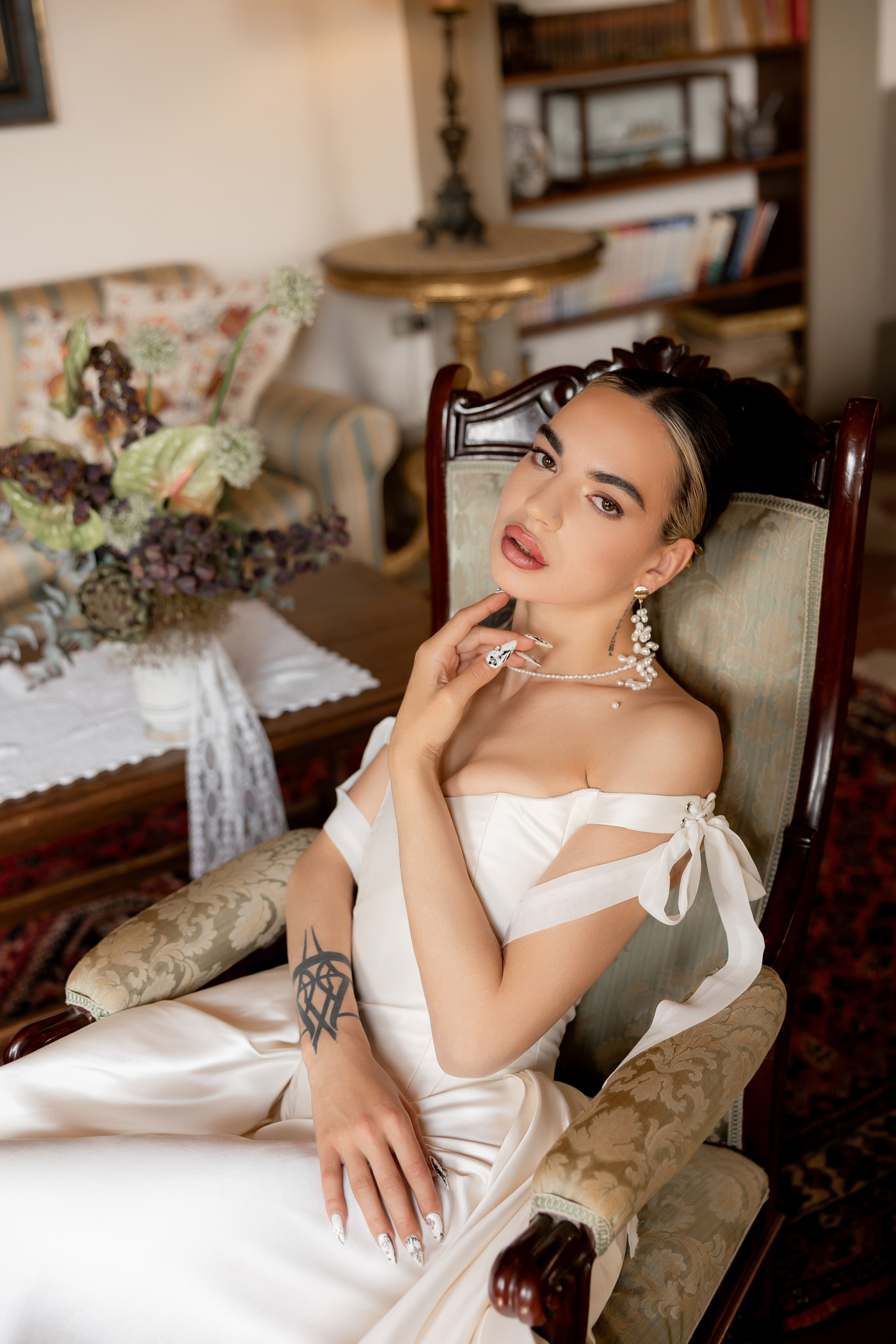 Intimate wedding moments of a stylish couple during a luxury Tuscany editorial. Wedding Photographer in Ukraine & Europe | Elena Marshall