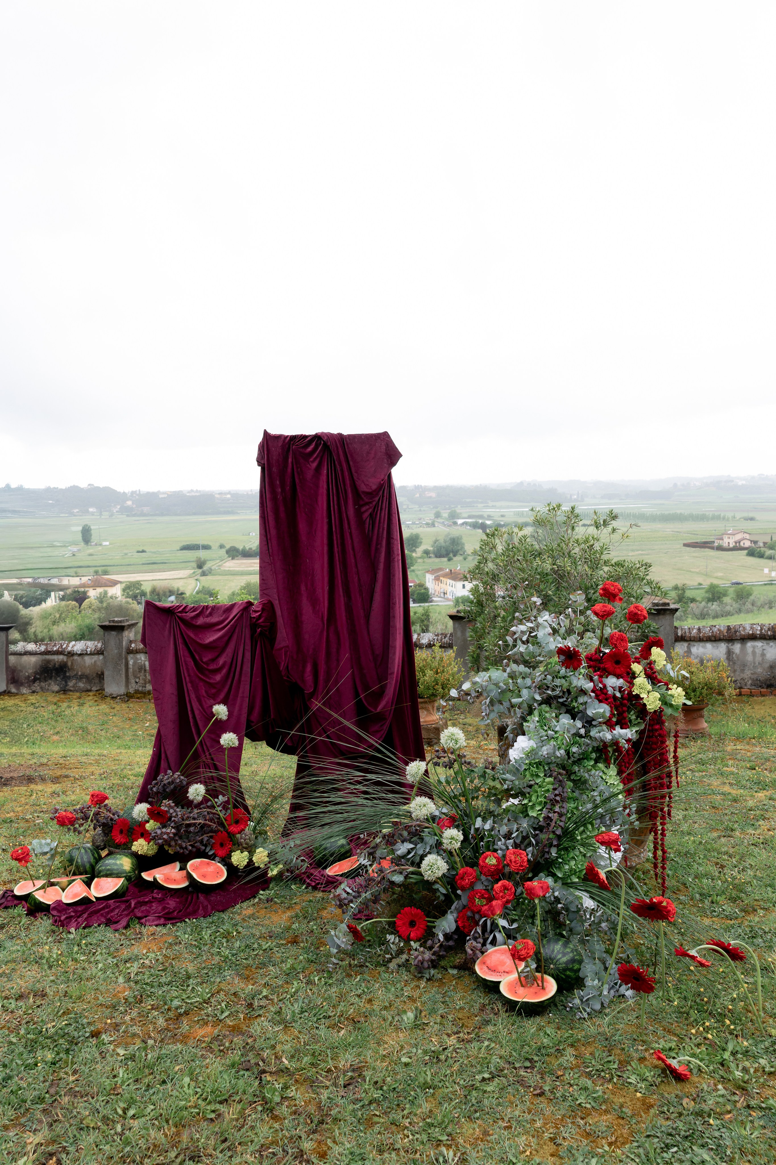 Intimate wedding moments of a stylish couple during a luxury Tuscany editorial. Wedding Photographer in Ukraine & Europe | Elena Marshall