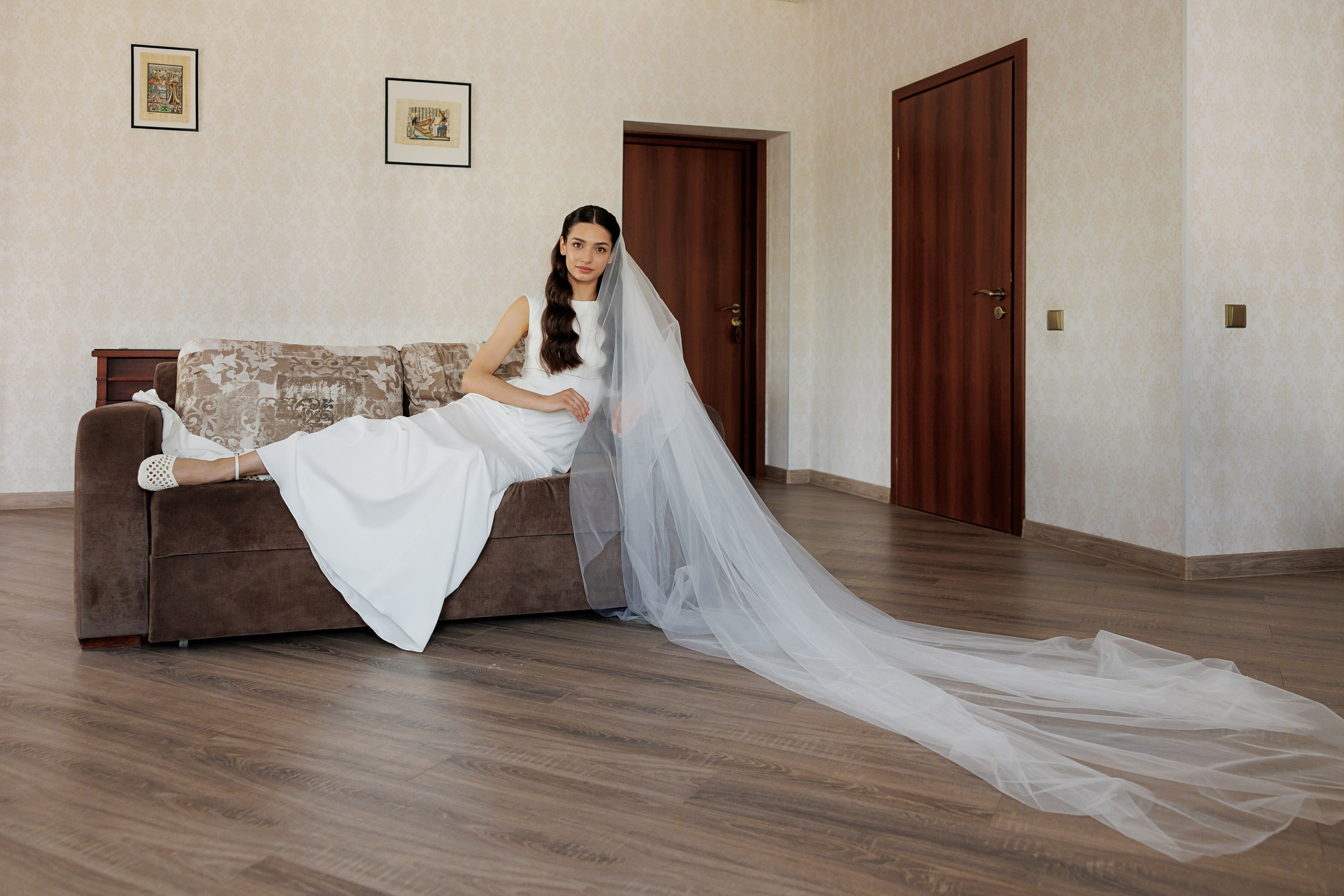 Весільний фотограф Запоріжжя — ранкові збори нареченої • Wedding photographer Kyiv elegant bridal portrait • Фотограф Дніпро. Wedding Photographer in Ukraine & Europe | Elena Marshall