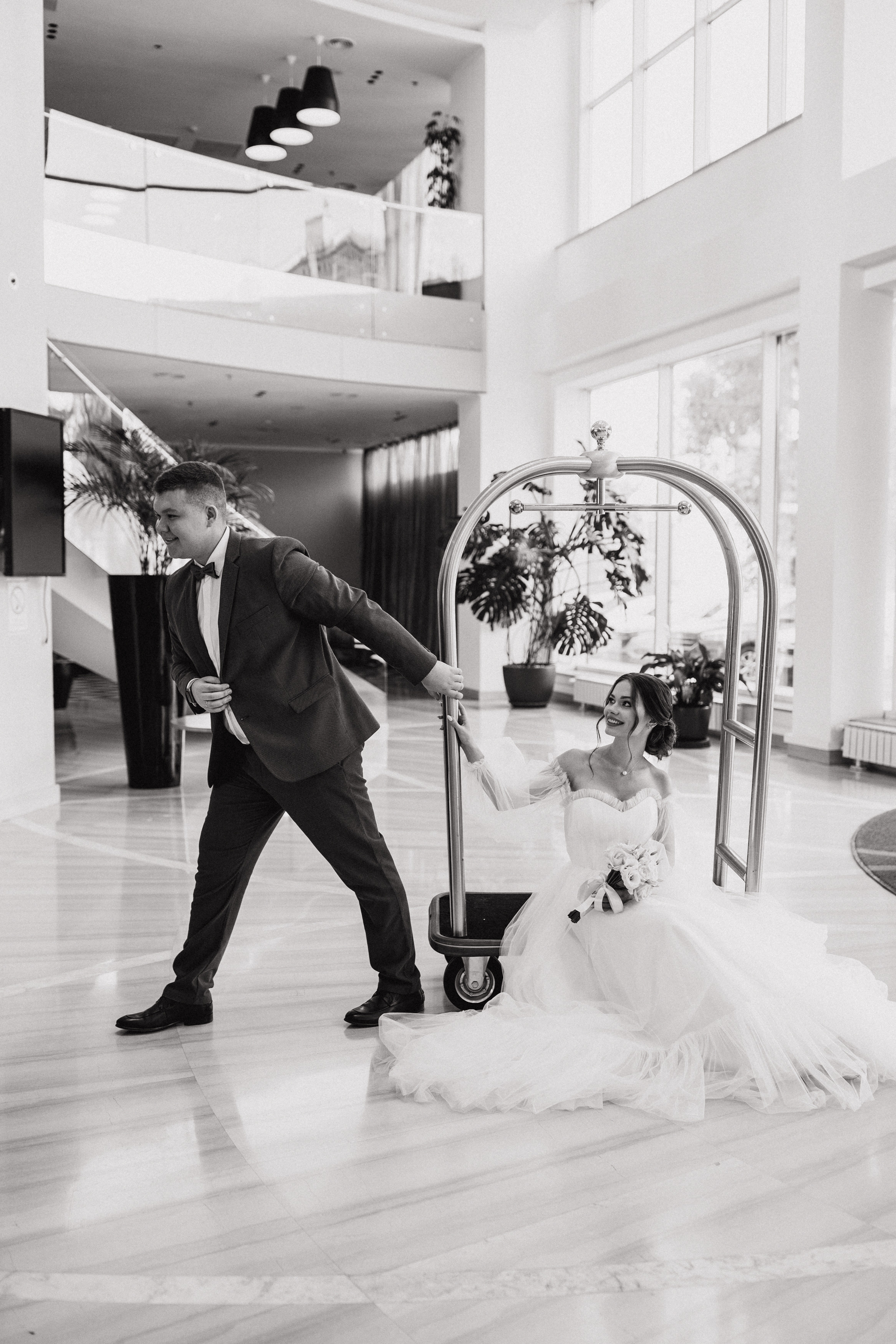 Алина и Артем. Свадебный и портретный фотограф в Запорожье Украина Elena Marshall