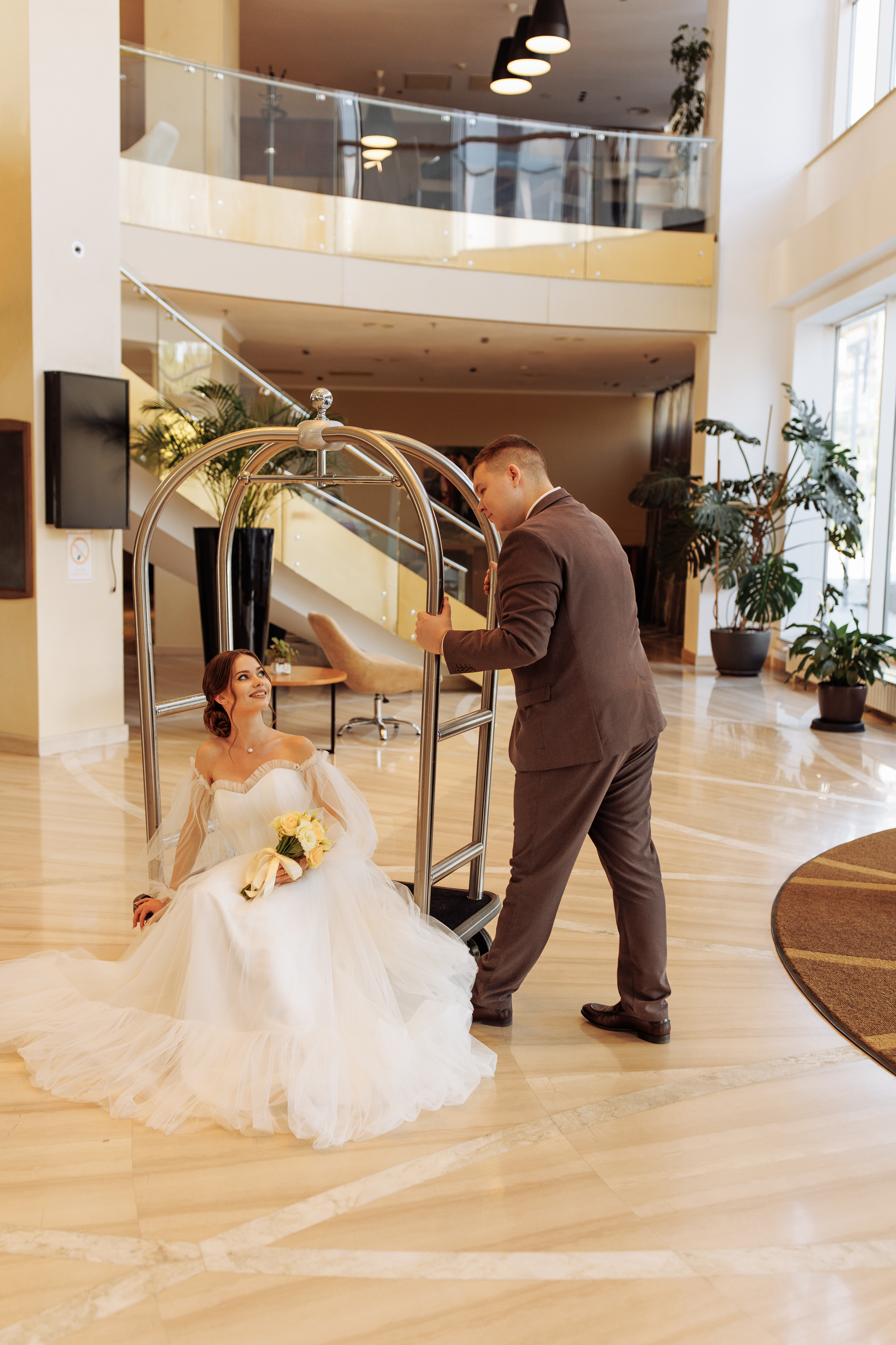 Алина и Артем. Свадебный и портретный фотограф в Запорожье Украина Elena Marshall