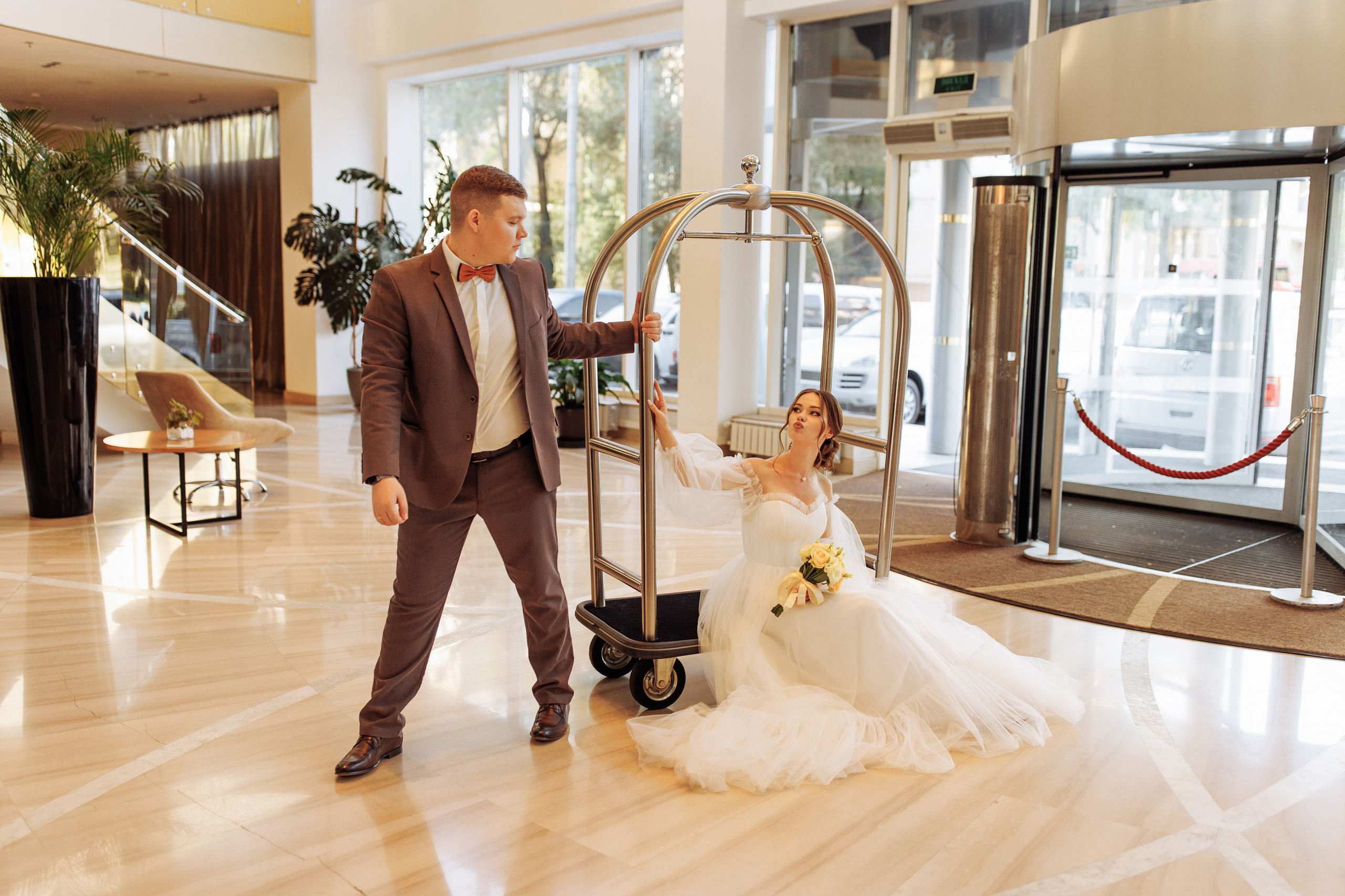 Алина и Артем. Свадебный и портретный фотограф в Запорожье Украина Elena Marshall