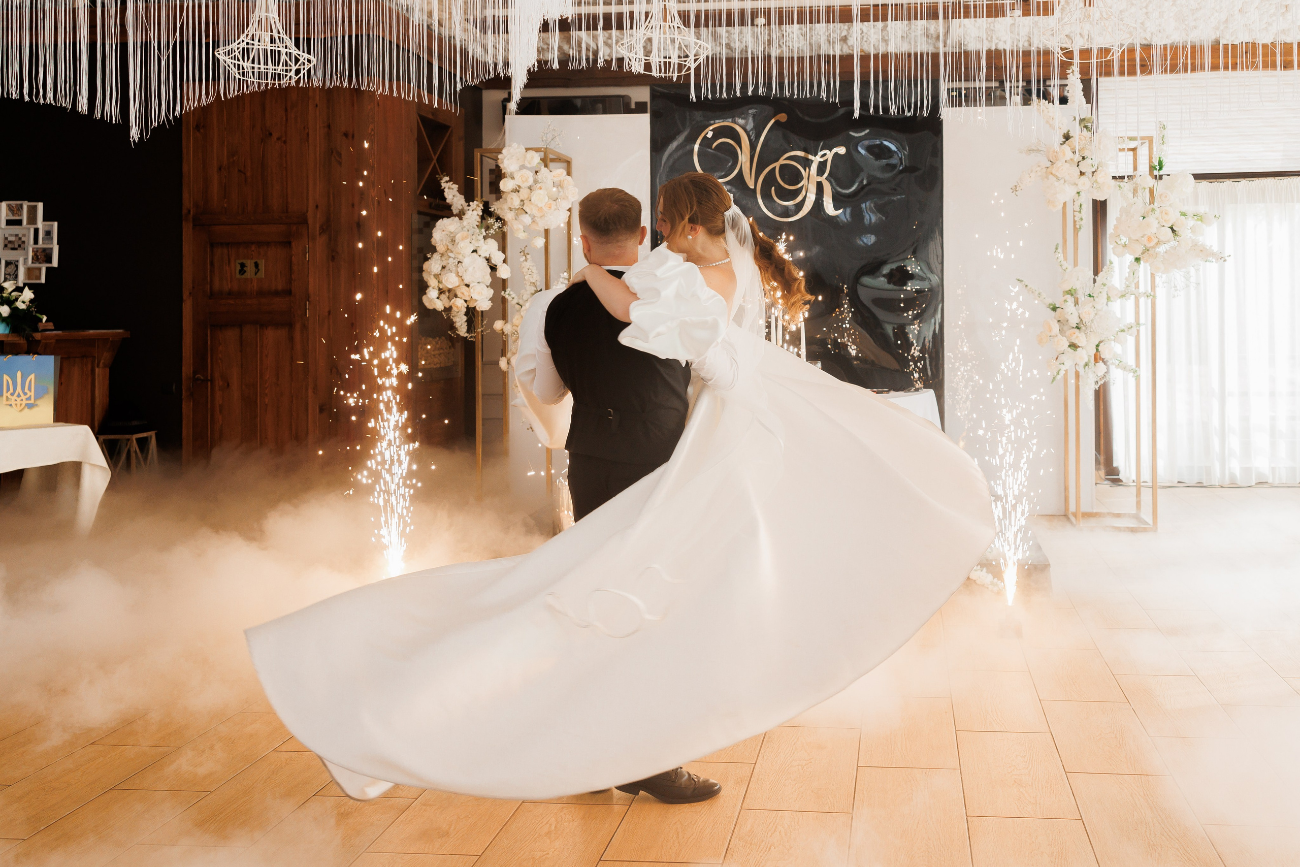 Весільна зйомка, фотосессія весілля, весільний фотограф. Свадебный и портретный фотограф в Запорожье Украина Elena Marshall