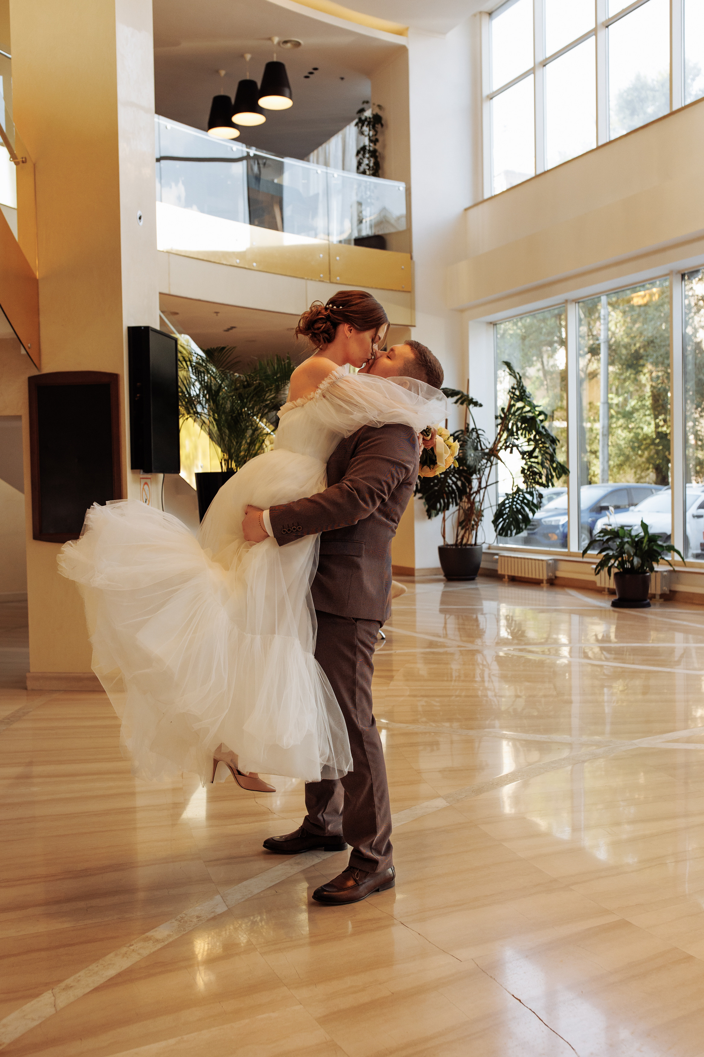 Алина и Артем. Свадебный и портретный фотограф в Запорожье Украина Elena Marshall