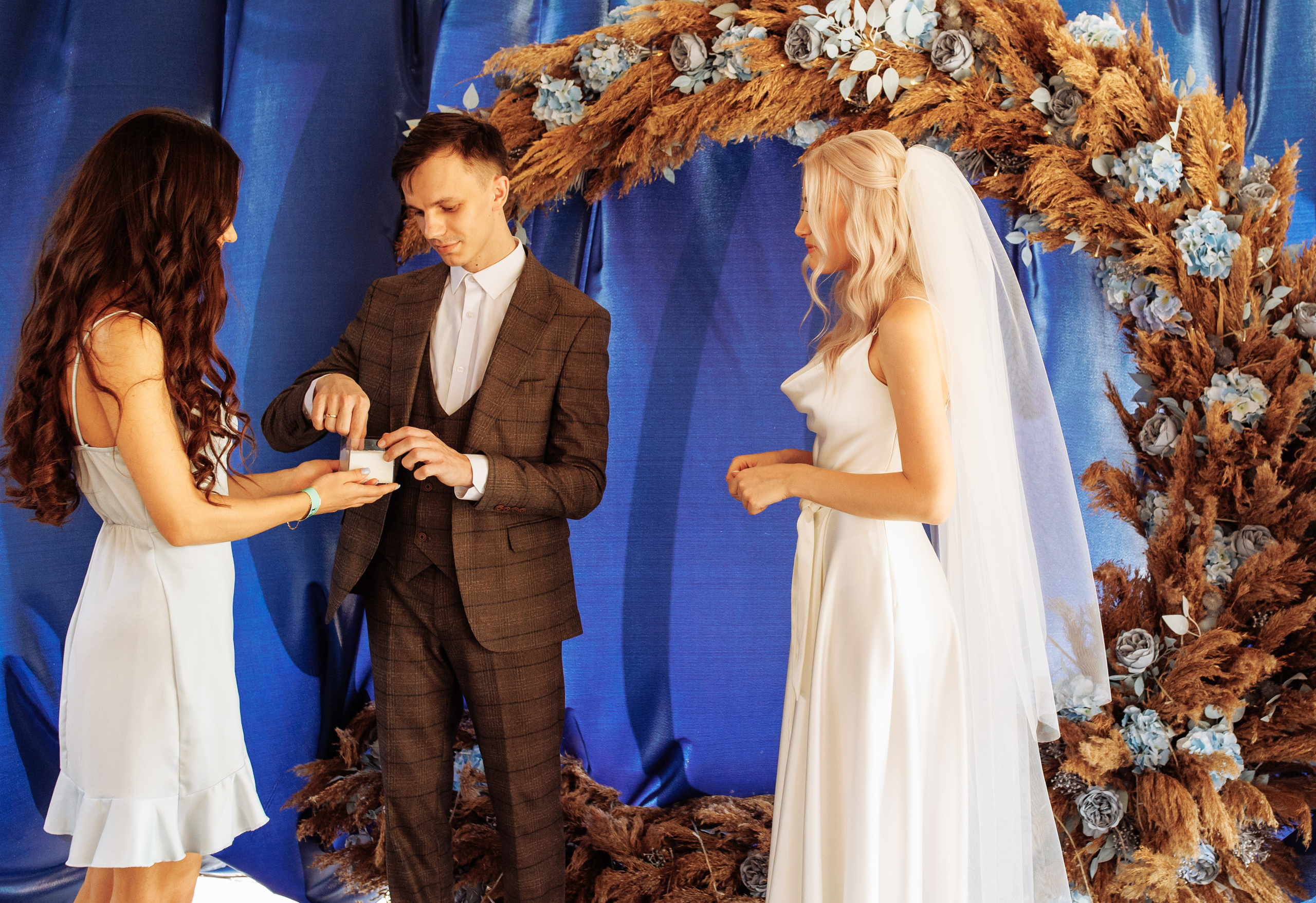 Дарья и Максим (выездная церемония). Свадебный и портретный фотограф в Запорожье Украина Elena Marshall