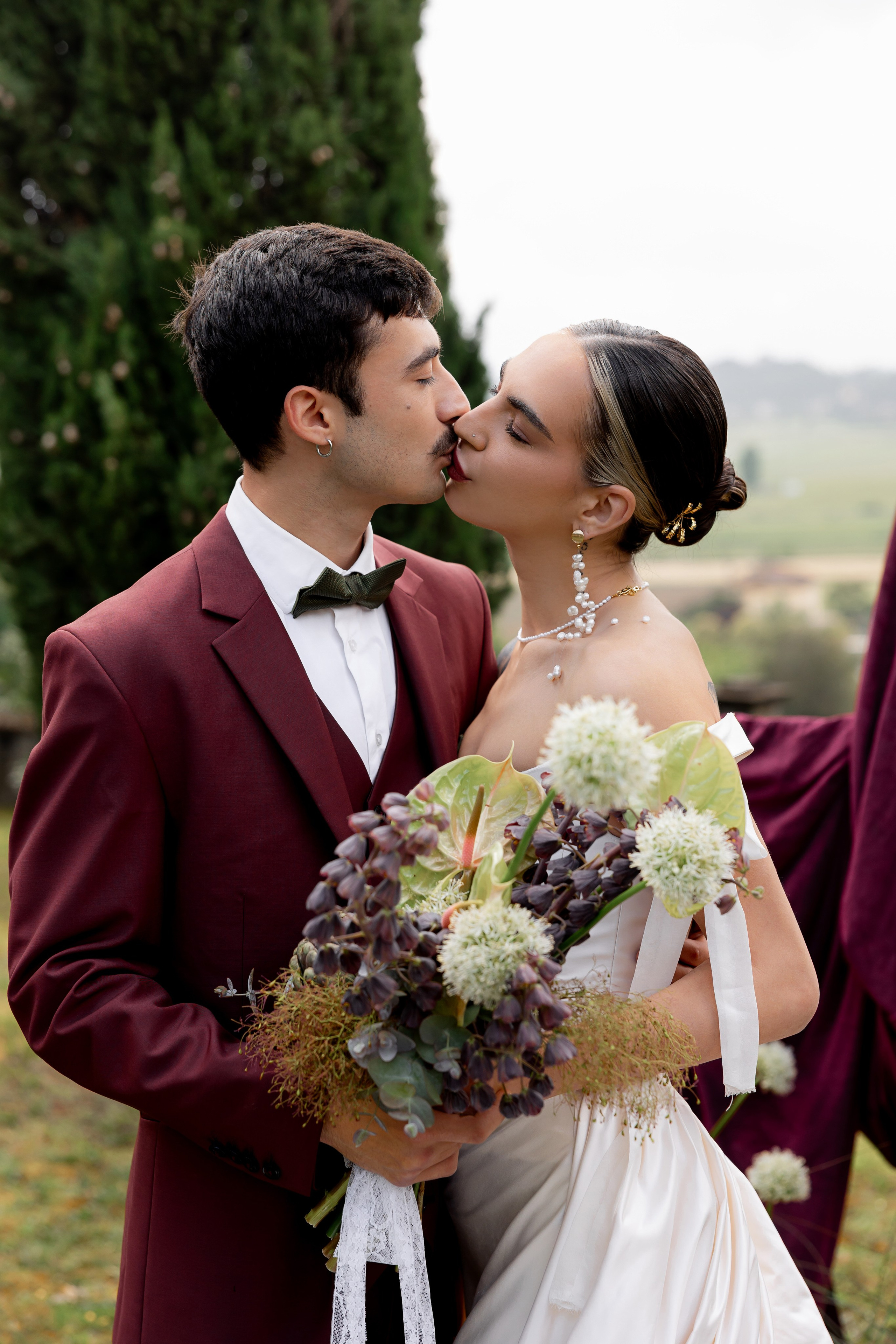 Intimate wedding moments of a stylish couple during a luxury Tuscany editorial. Wedding Photographer in Ukraine & Europe | Elena Marshall