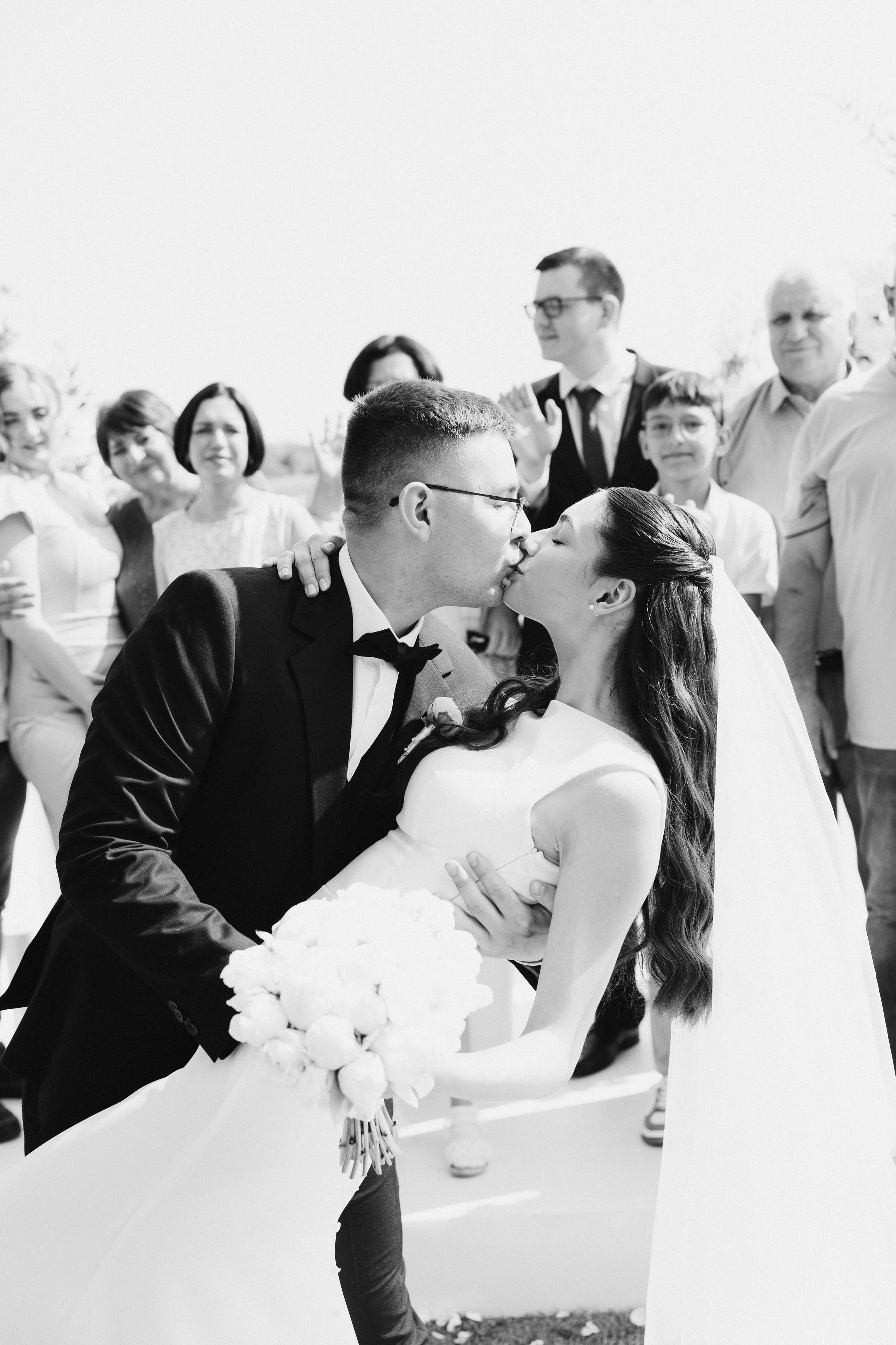 Весільний фотограф Запоріжжя — ранкові збори нареченої • Wedding photographer Kyiv elegant bridal portrait • Фотограф Дніпро. Wedding Photographer in Ukraine & Europe | Elena Marshall