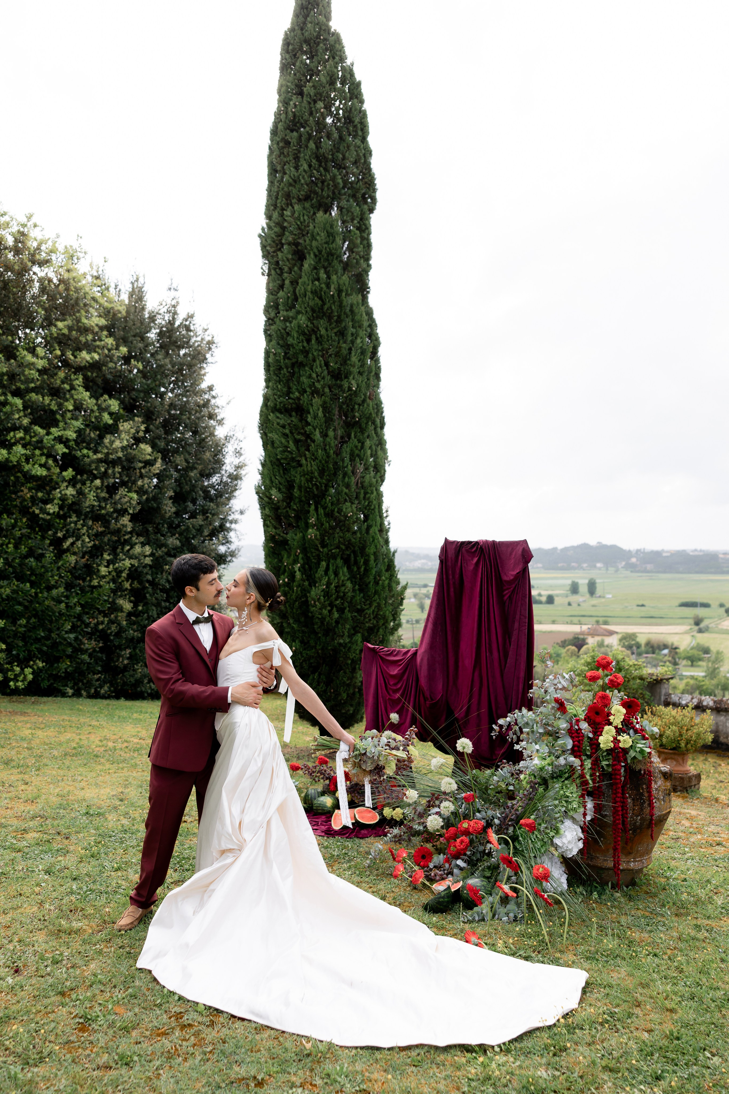 Intimate wedding moments of a stylish couple during a luxury Tuscany editorial. Wedding Photographer in Ukraine & Europe | Elena Marshall