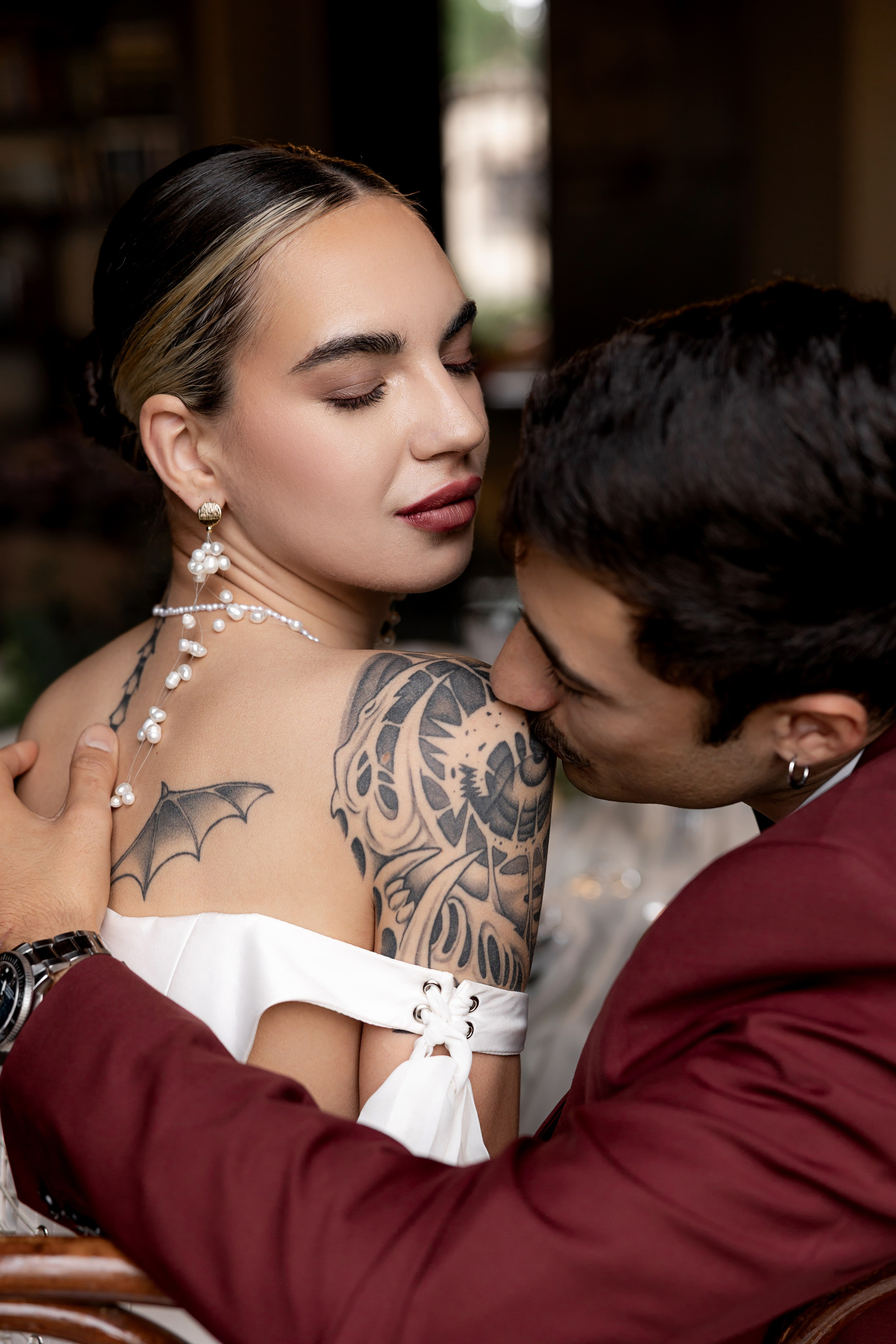 Intimate wedding moments of a stylish couple during a luxury Tuscany editorial. Wedding Photographer in Ukraine & Europe | Elena Marshall