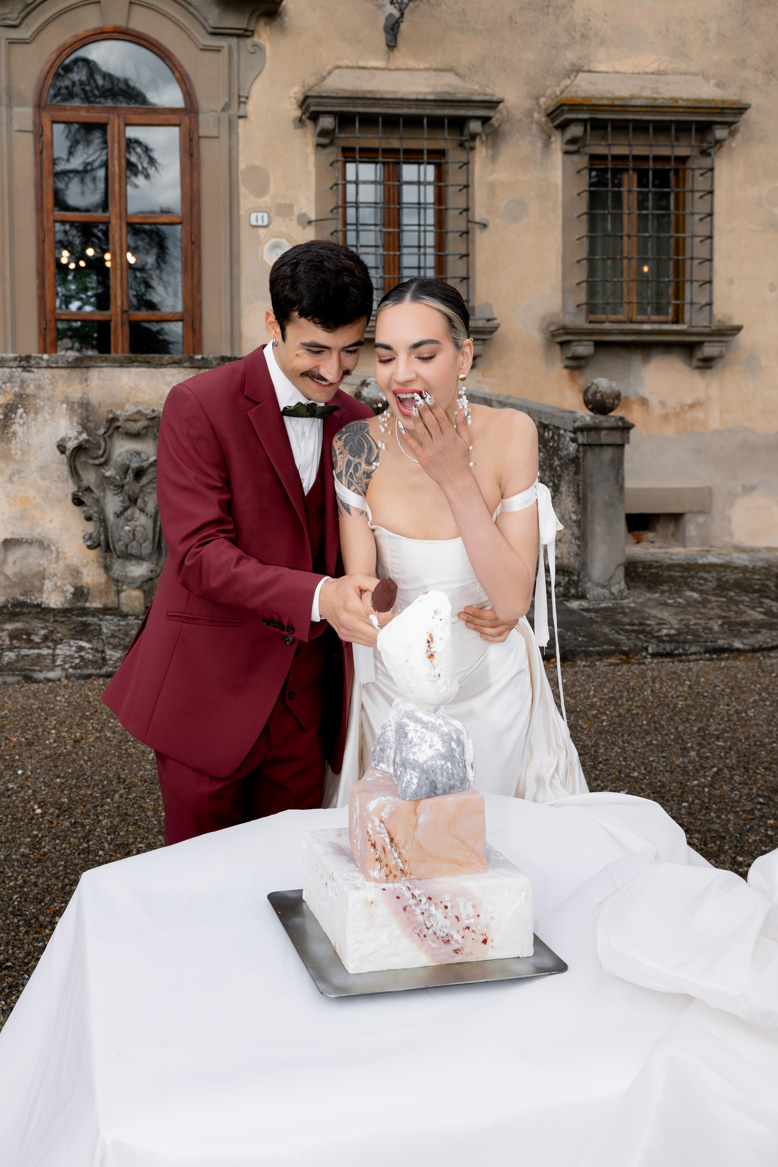 Intimate wedding moments of a stylish couple during a luxury Tuscany editorial. Wedding Photographer in Ukraine & Europe | Elena Marshall