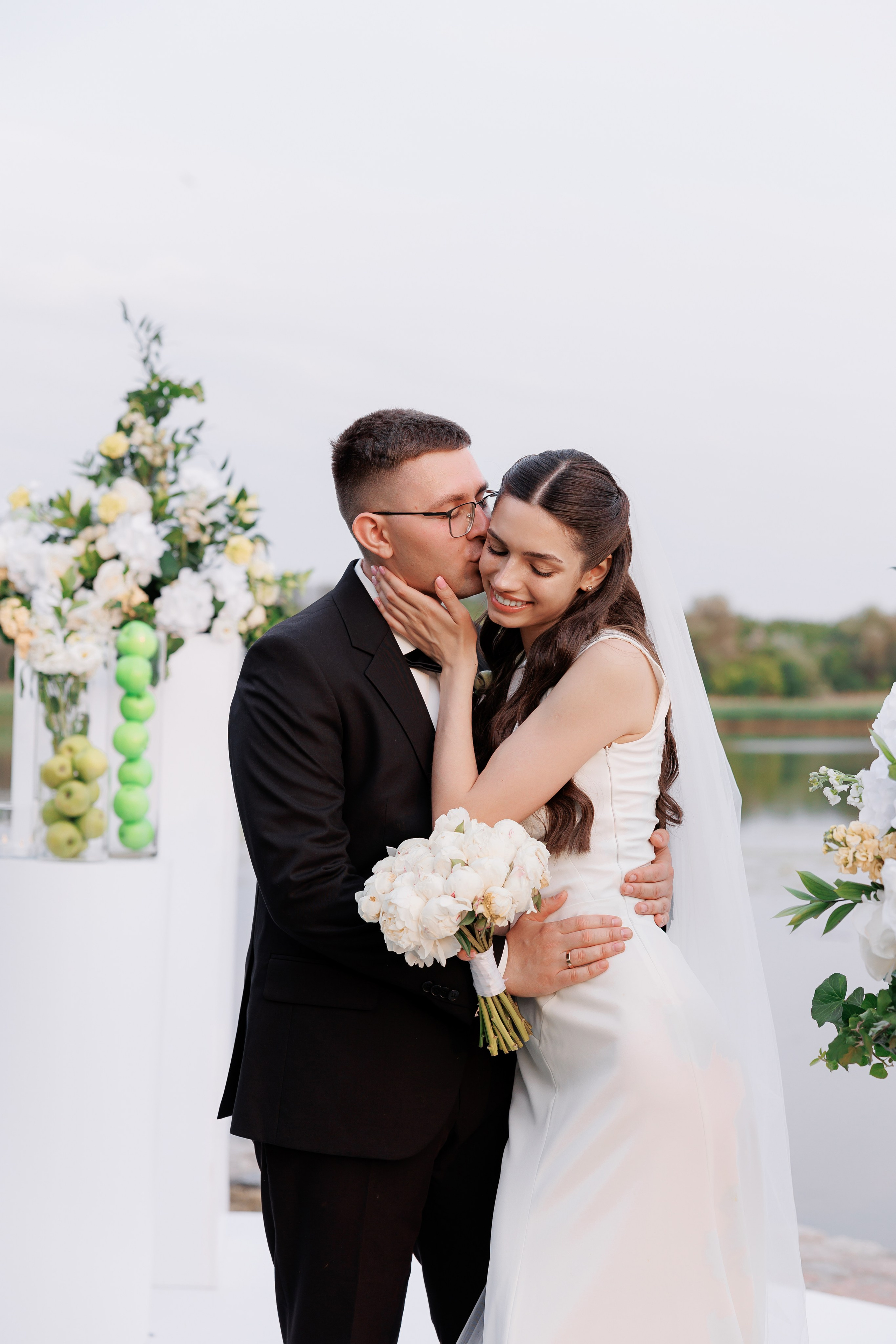 Весільний фотограф Запоріжжя — ранкові збори нареченої • Wedding photographer Kyiv elegant bridal portrait • Фотограф Дніпро. Wedding Photographer in Ukraine & Europe | Elena Marshall